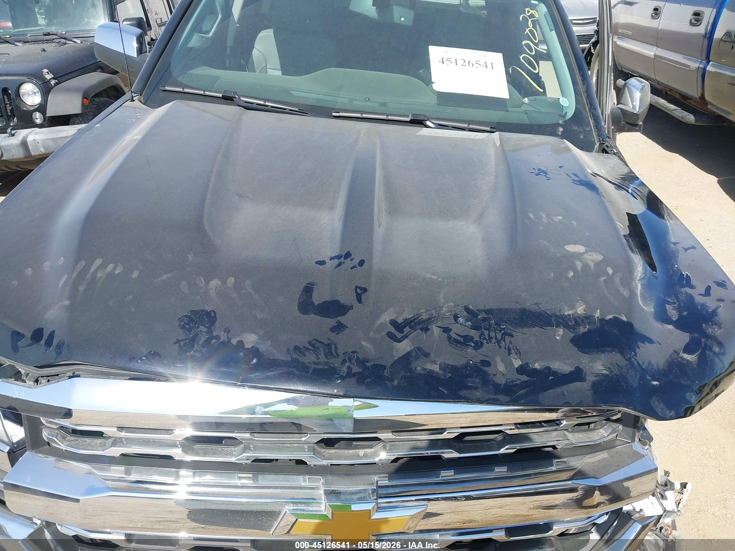 CHEVROLET SILVERADO image 10