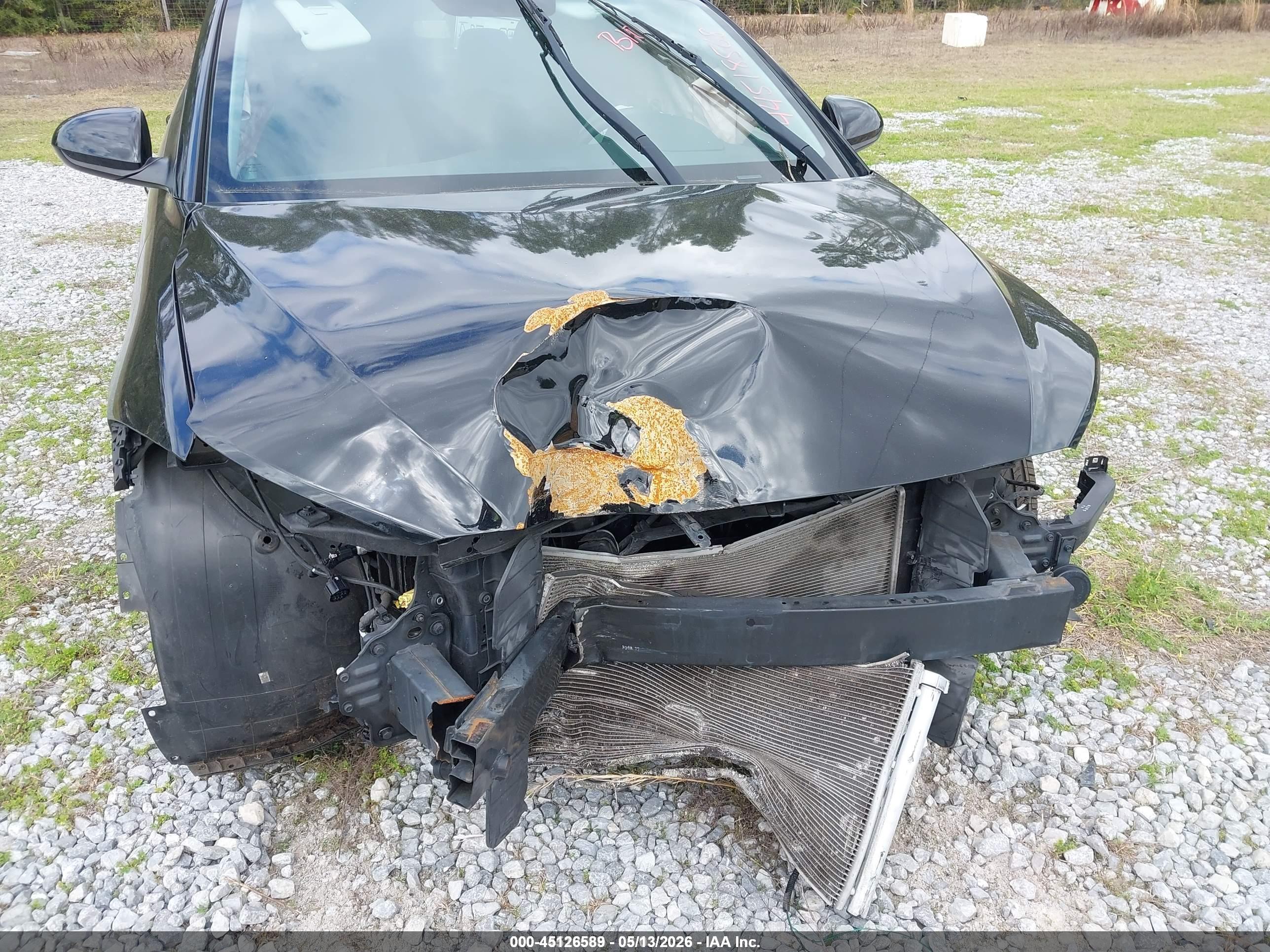 HYUNDAI ELANTRA image 6