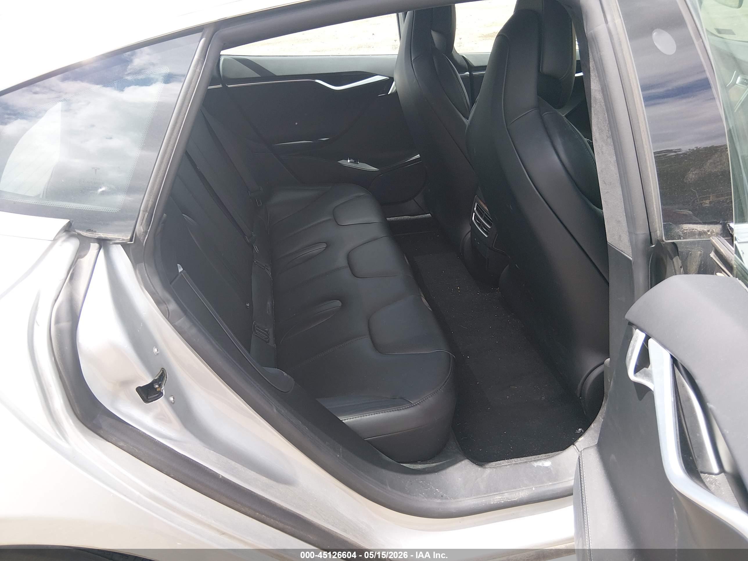 TESLA MODEL image 8