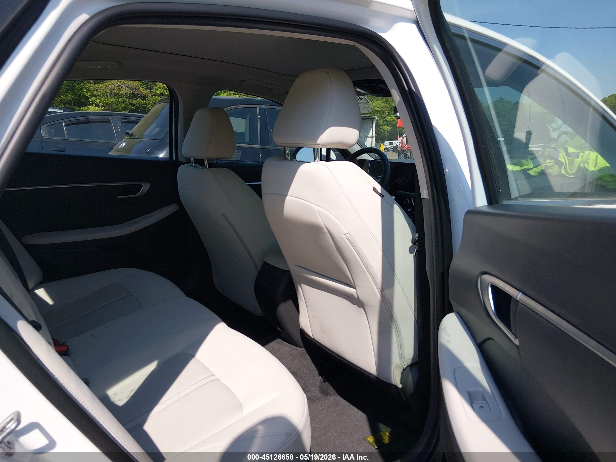 HYUNDAI SONATA image 8