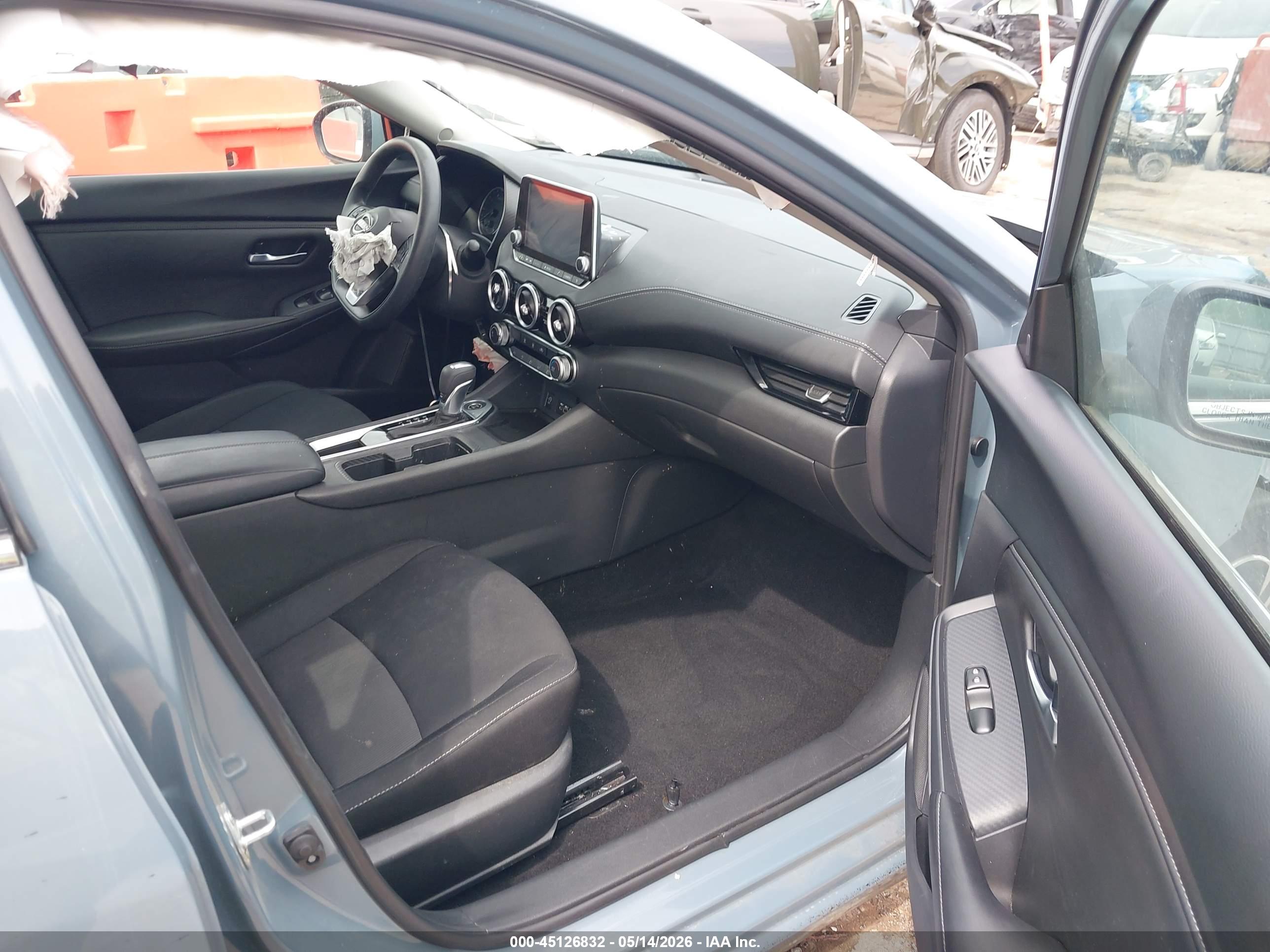 NISSAN SENTRA image 5