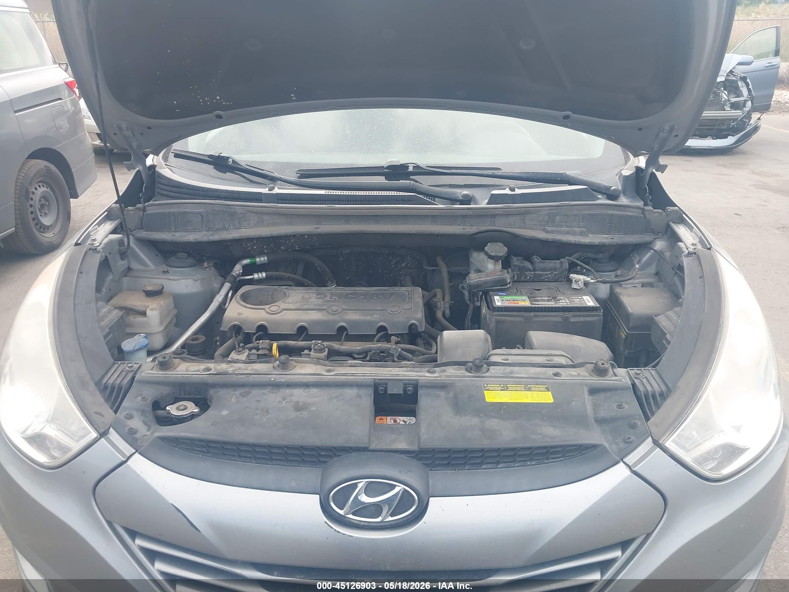 HYUNDAI TUCSON image 10
