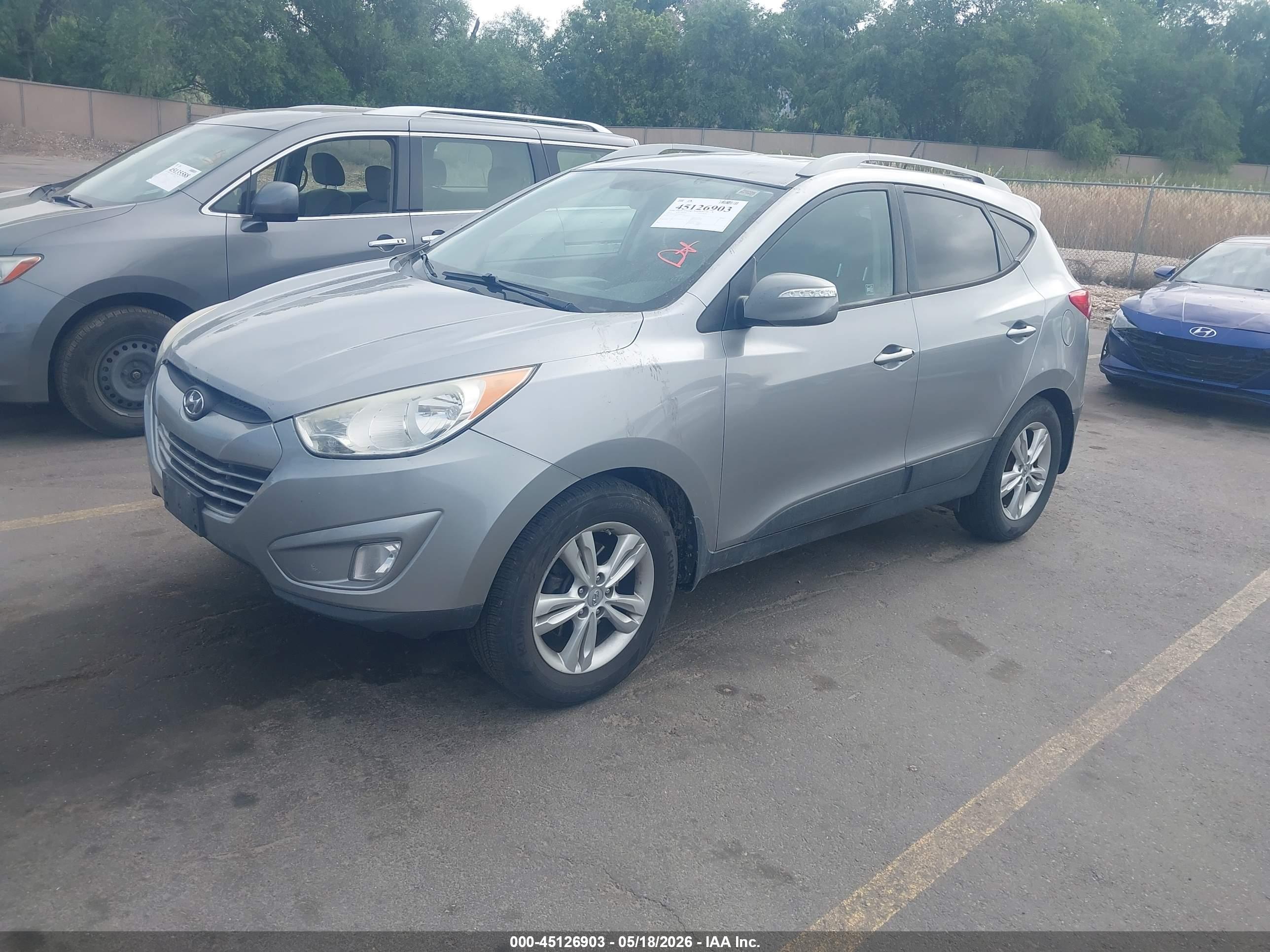 HYUNDAI TUCSON image 2