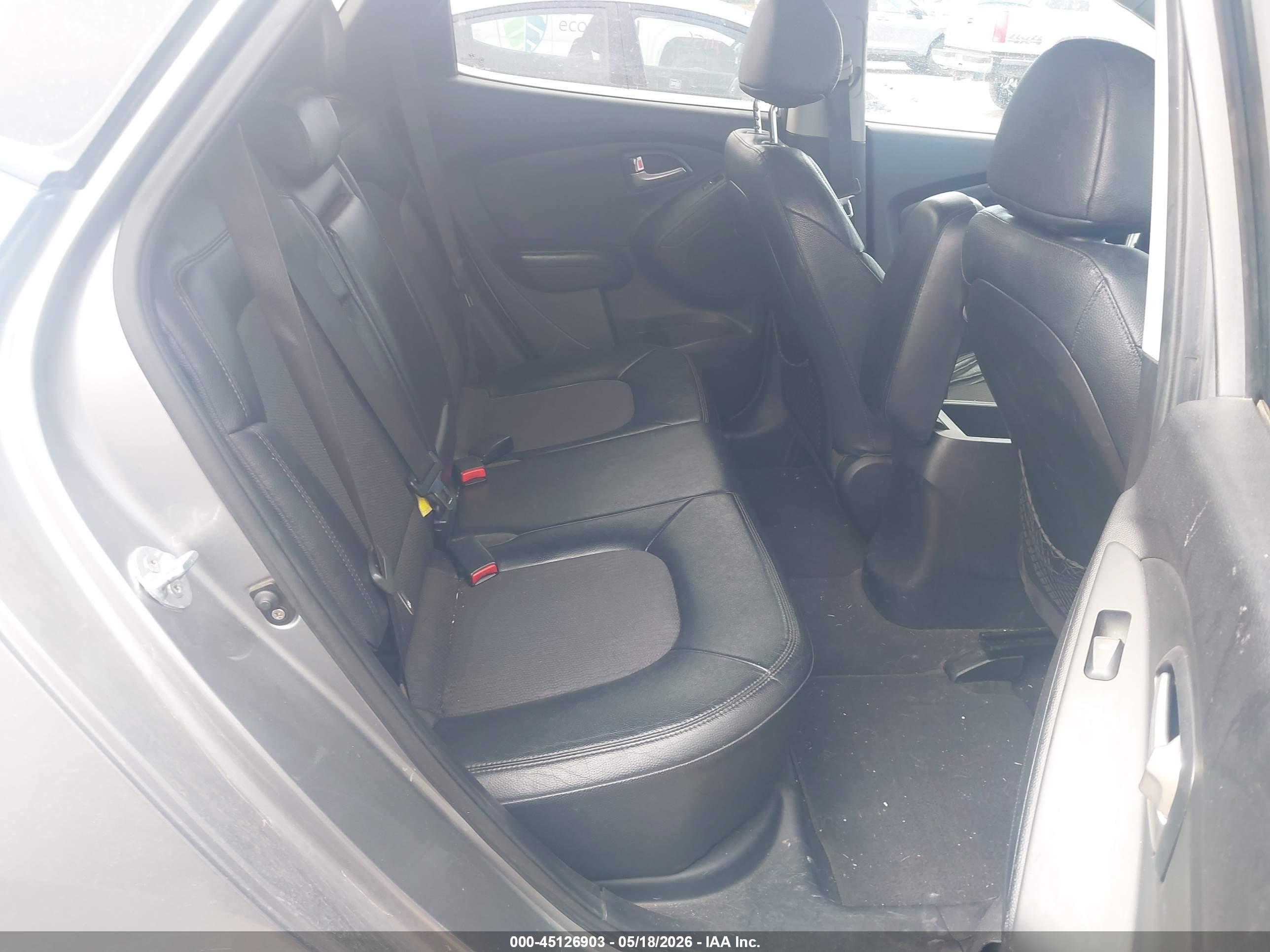 HYUNDAI TUCSON image 8