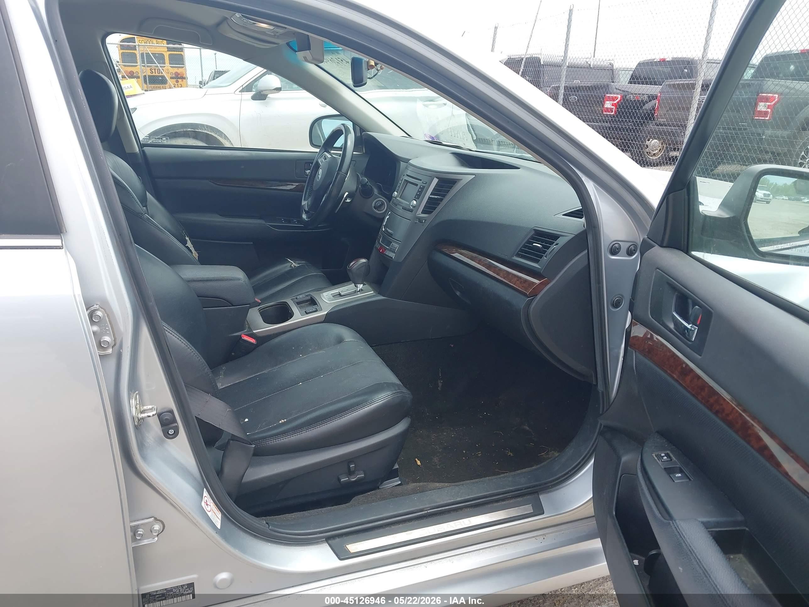 SUBARU LEGACY image 5