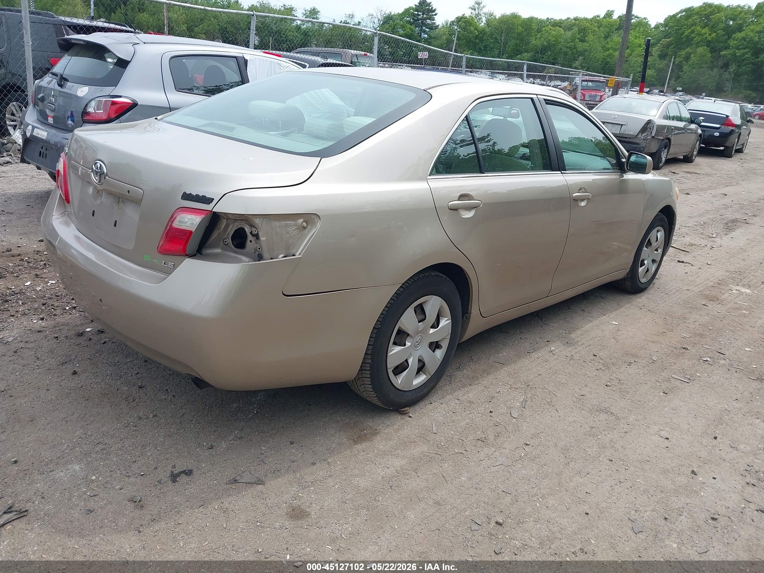 TOYOTA CAMRY image 4