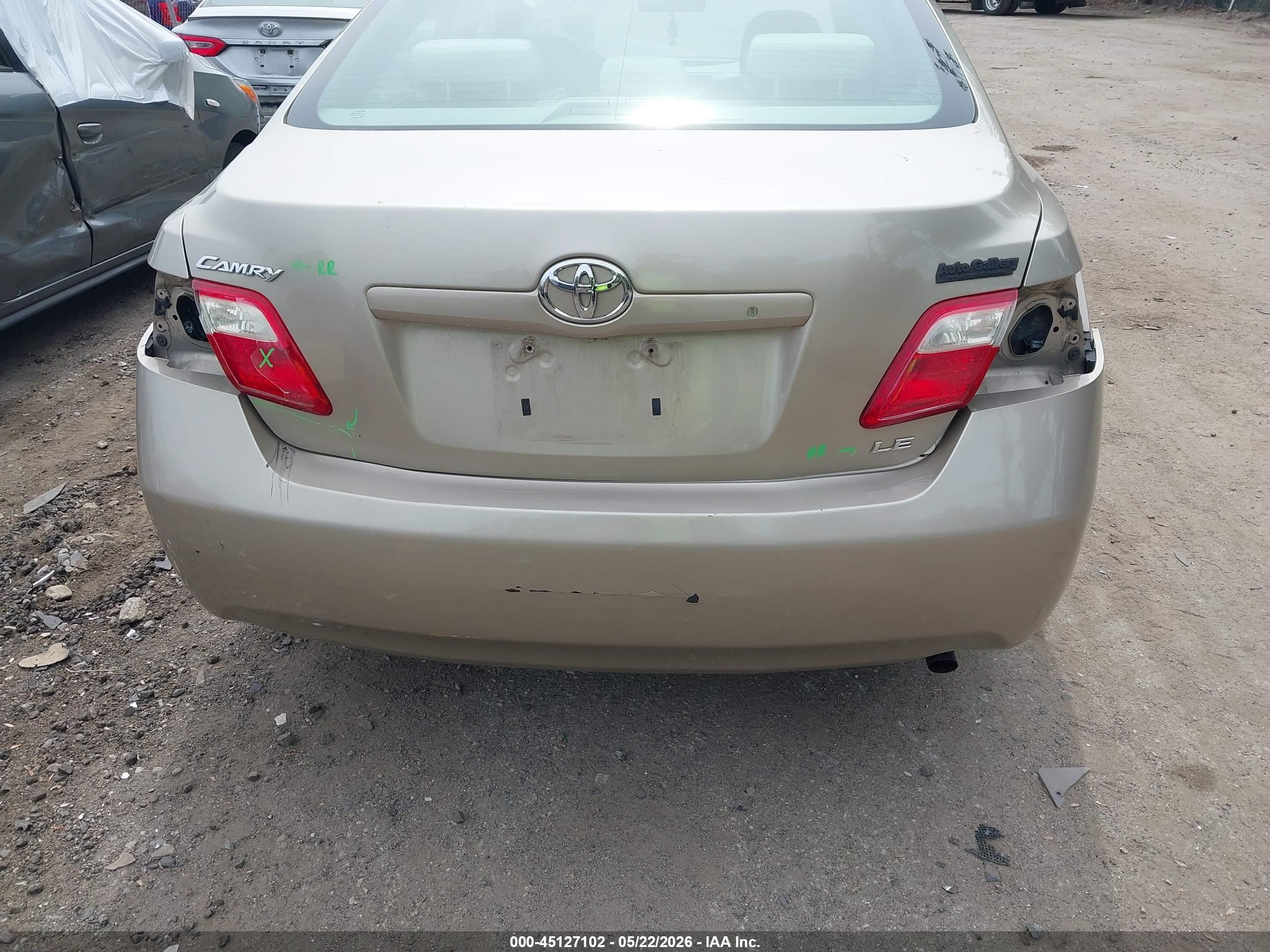 TOYOTA CAMRY image 6