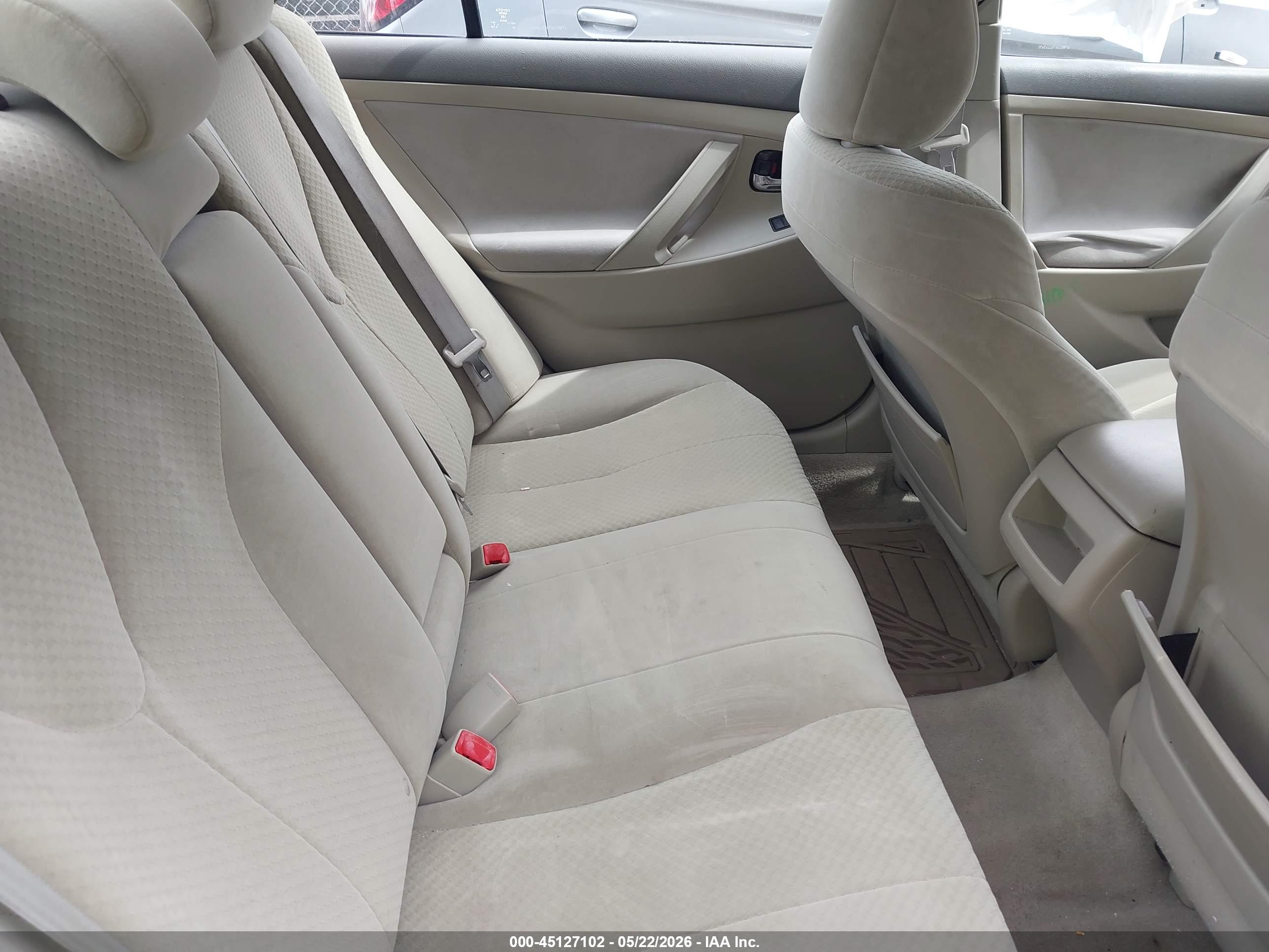 TOYOTA CAMRY image 8
