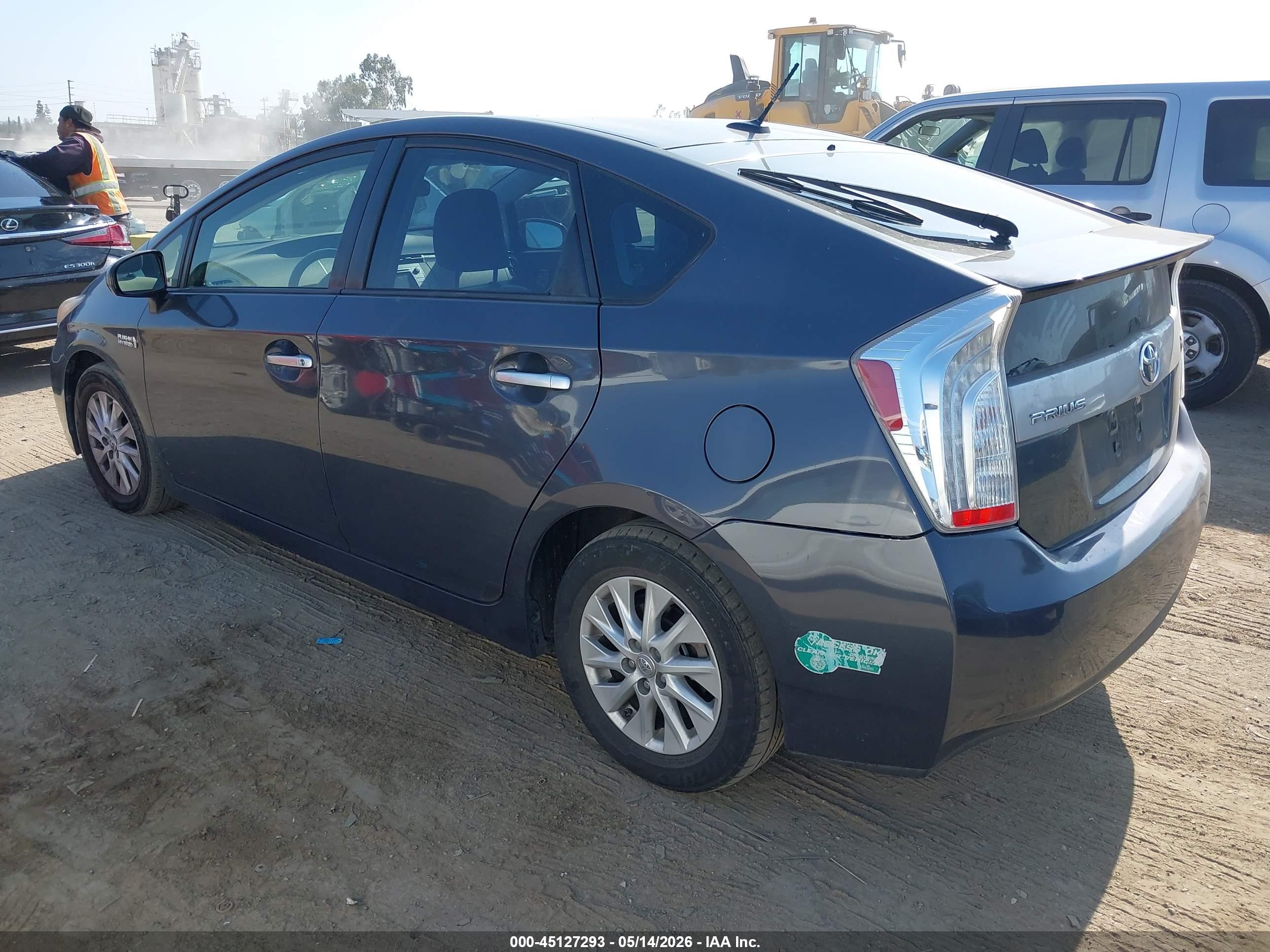 TOYOTA PRIUS image 3