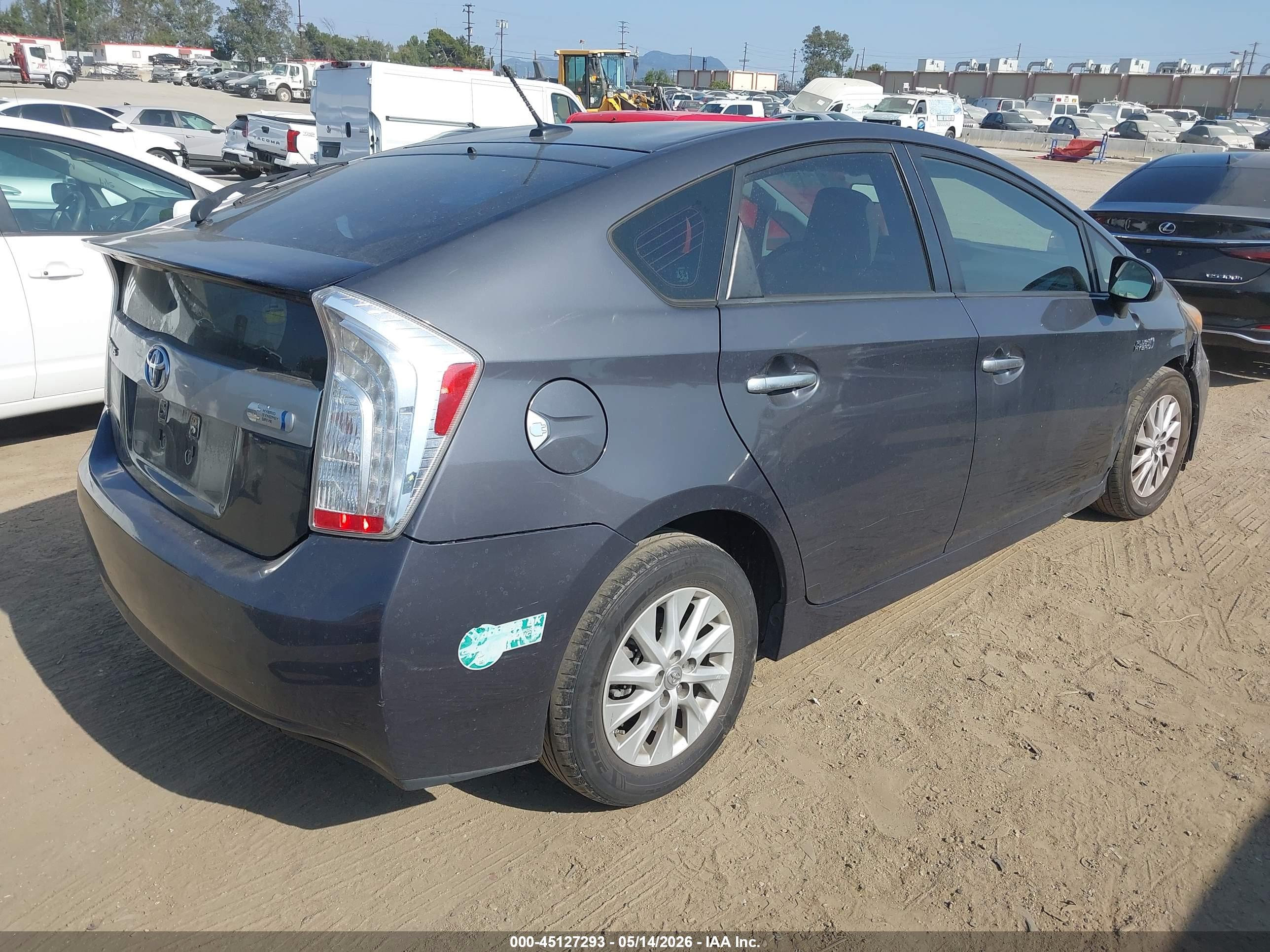 TOYOTA PRIUS image 4