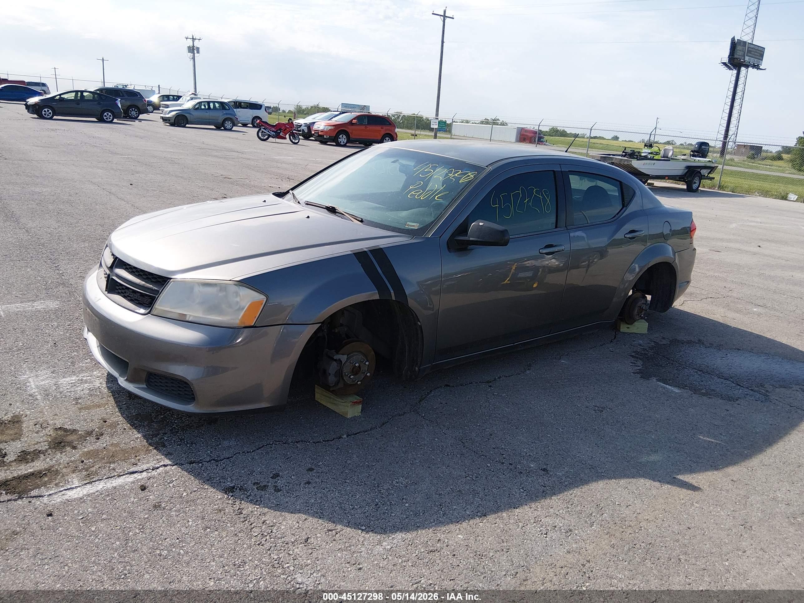 DODGE AVENGER image 2