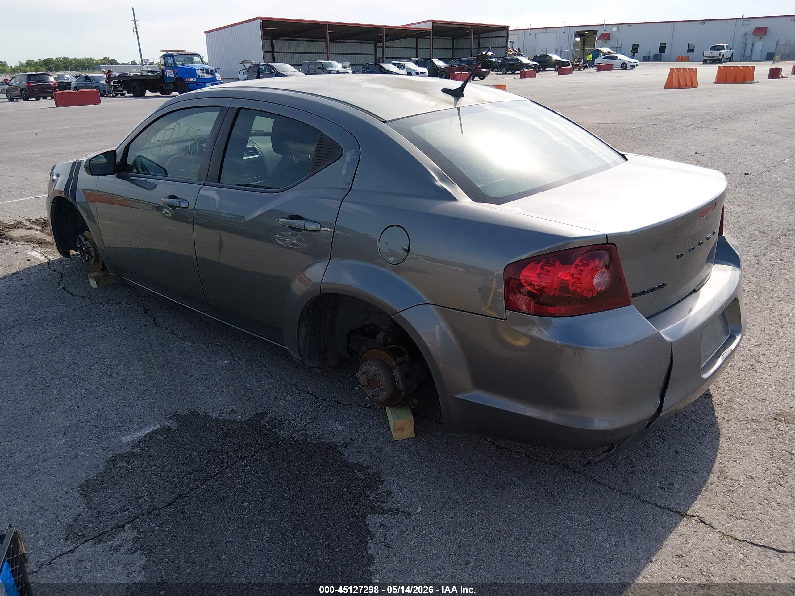 DODGE AVENGER image 3