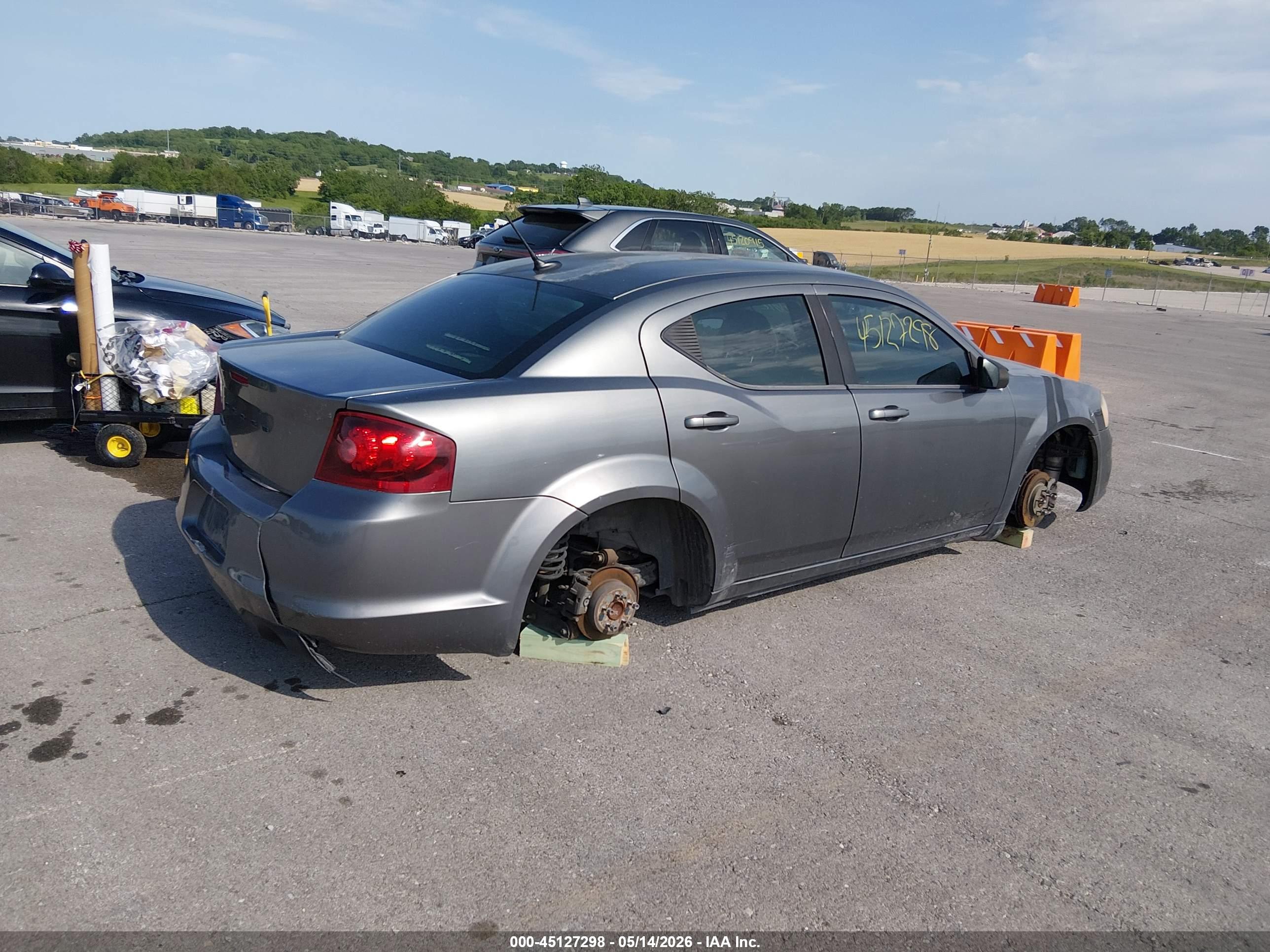DODGE AVENGER image 4
