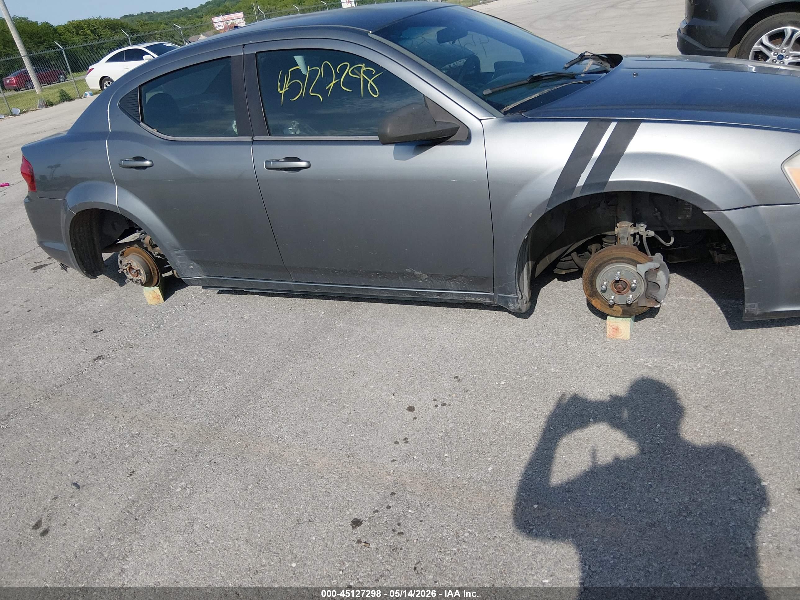 DODGE AVENGER image 6
