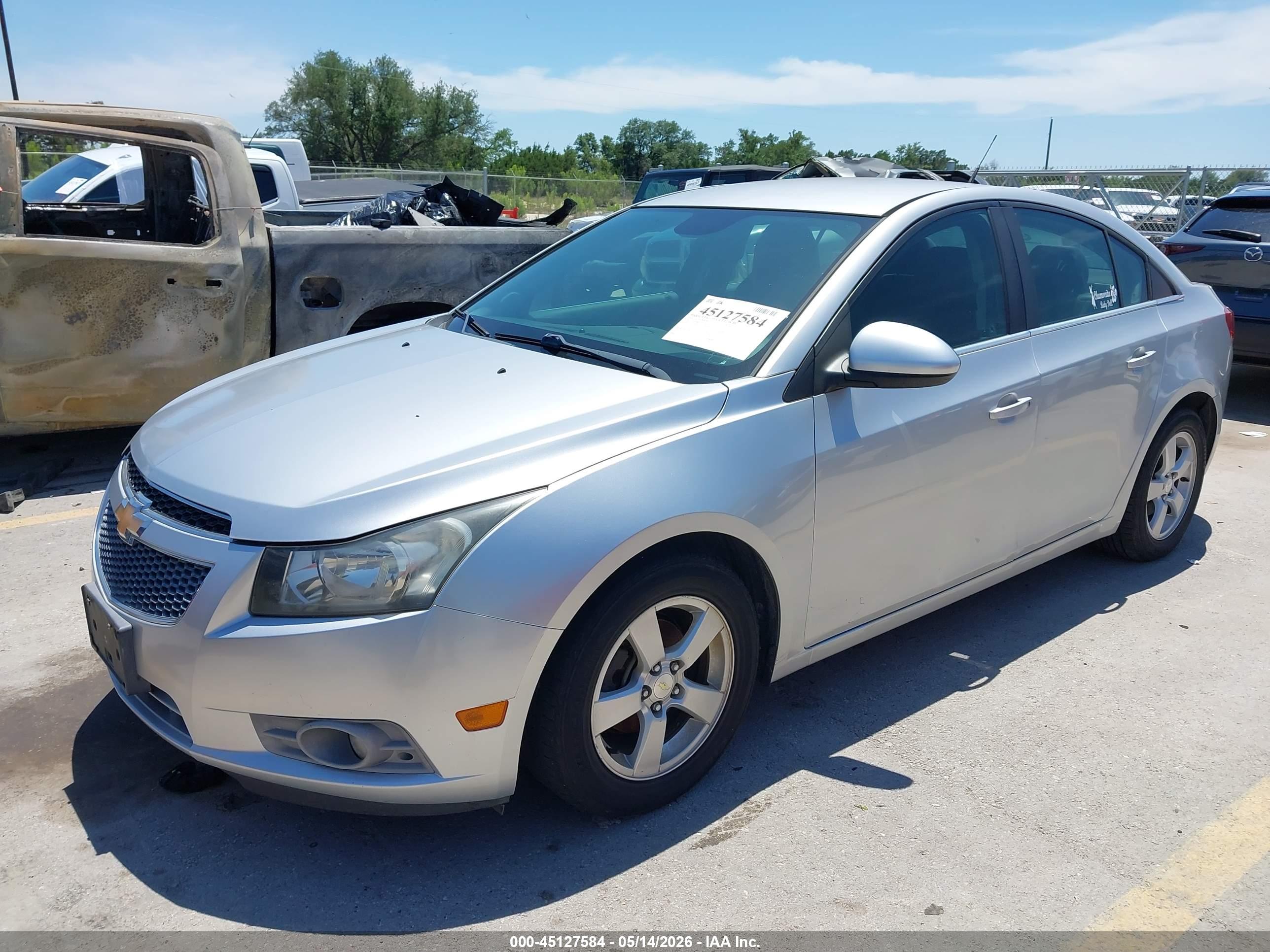 CHEVROLET CRUZE image 2