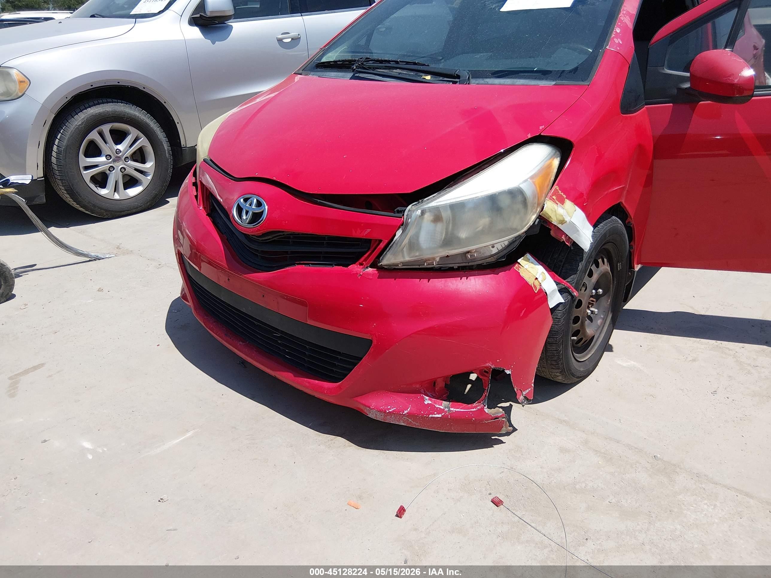 TOYOTA YARIS image 6