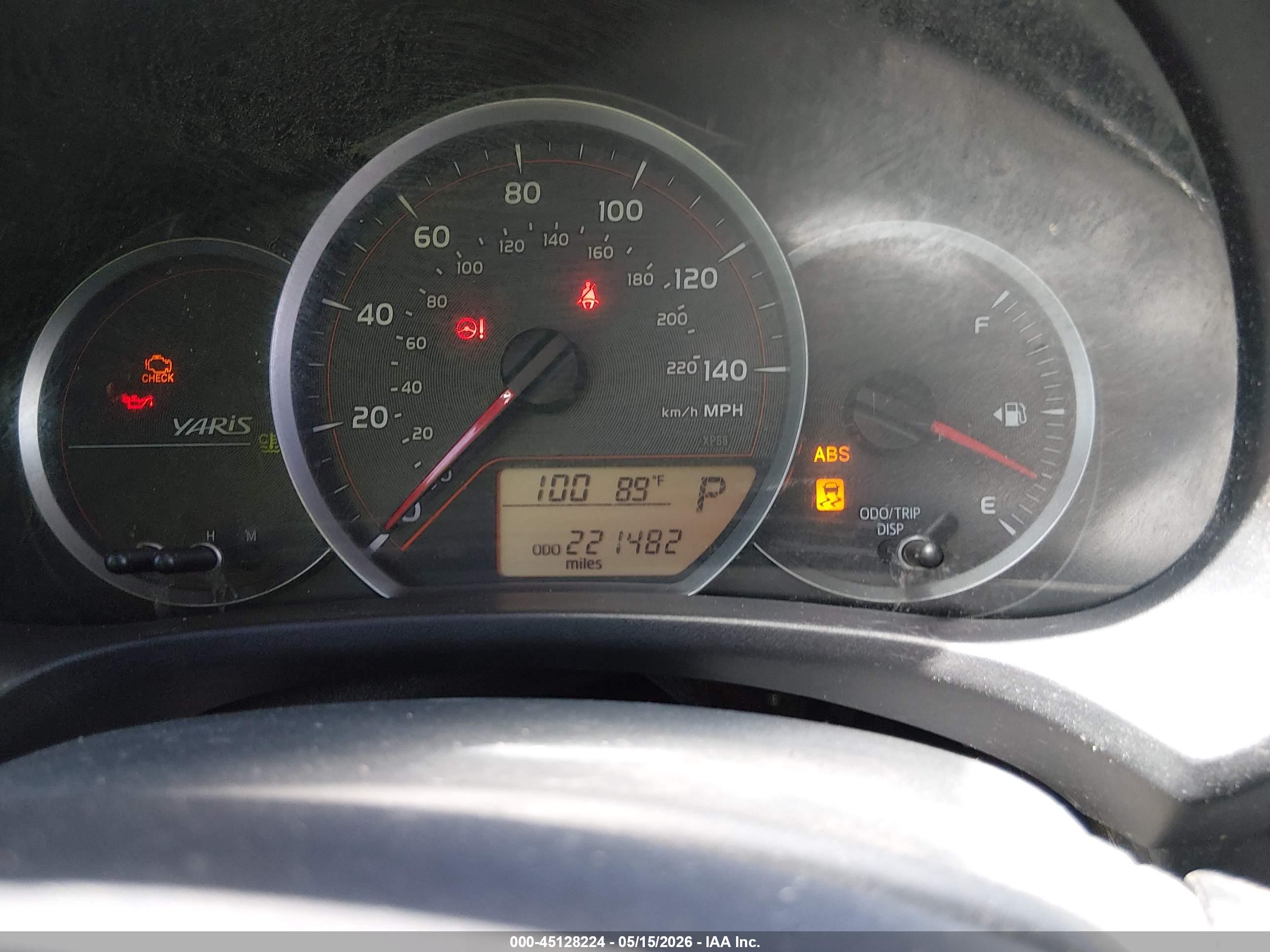 TOYOTA YARIS image 7