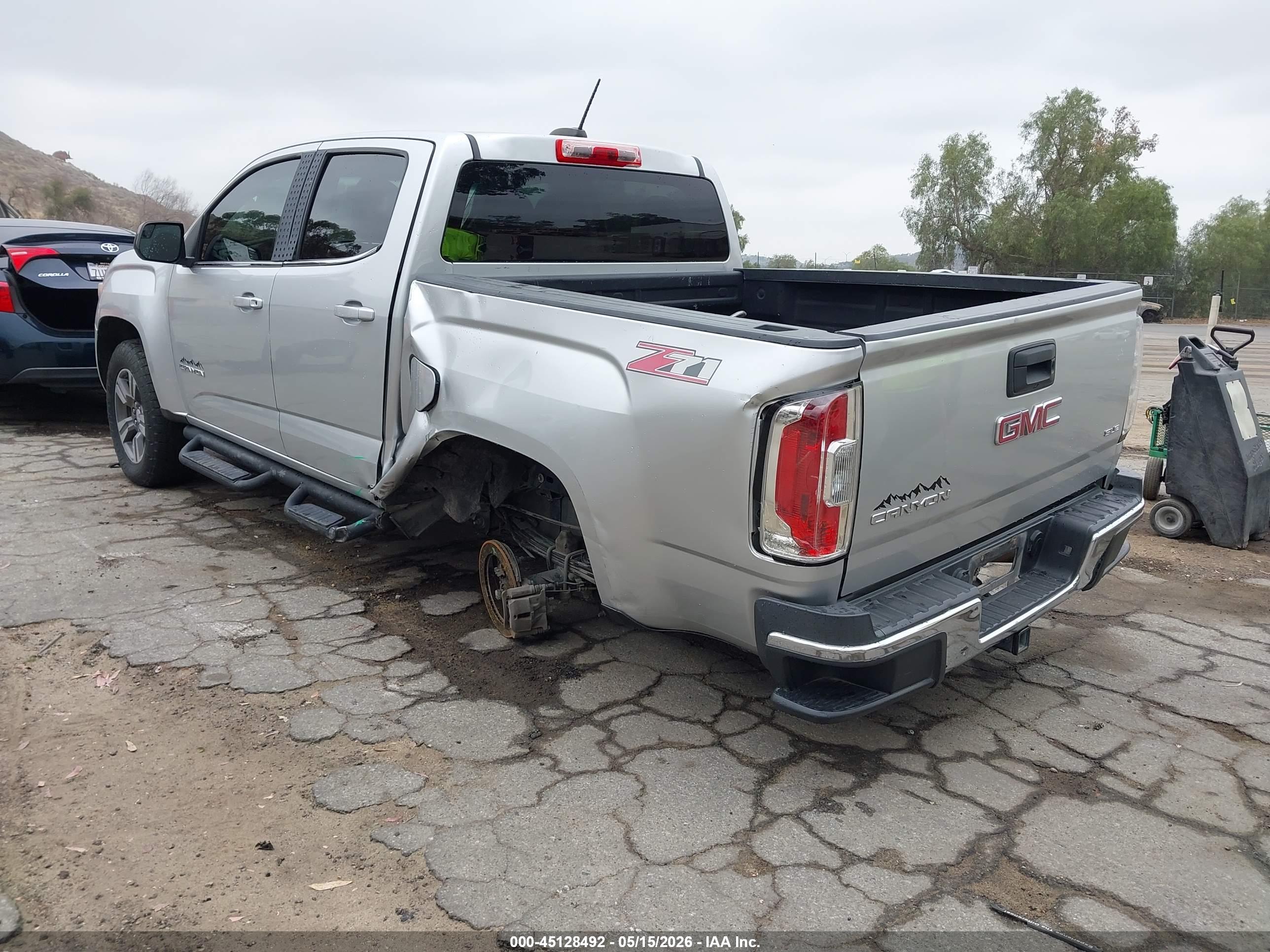 GMC CANYON image 3