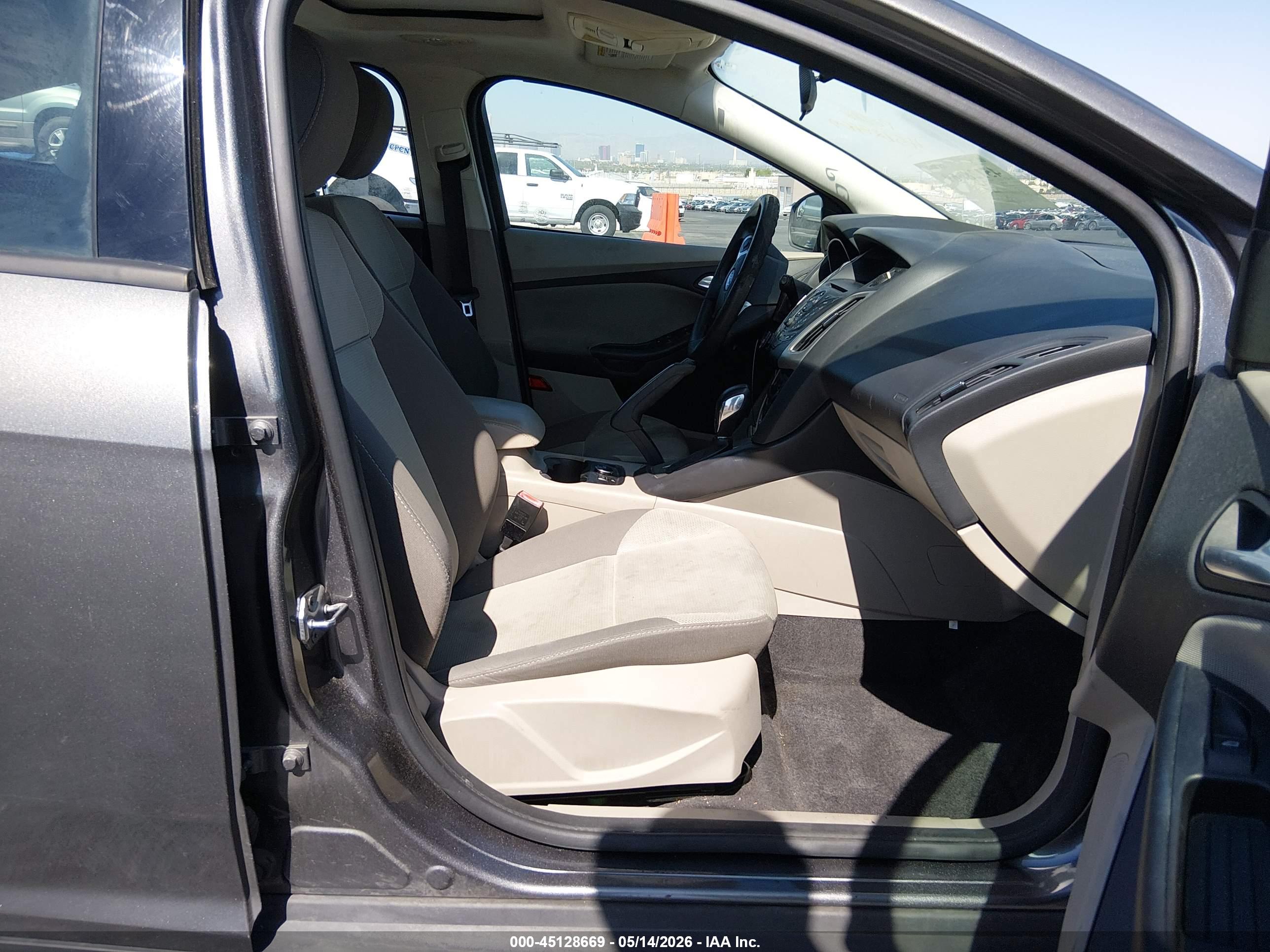 FORD FOCUS image 5
