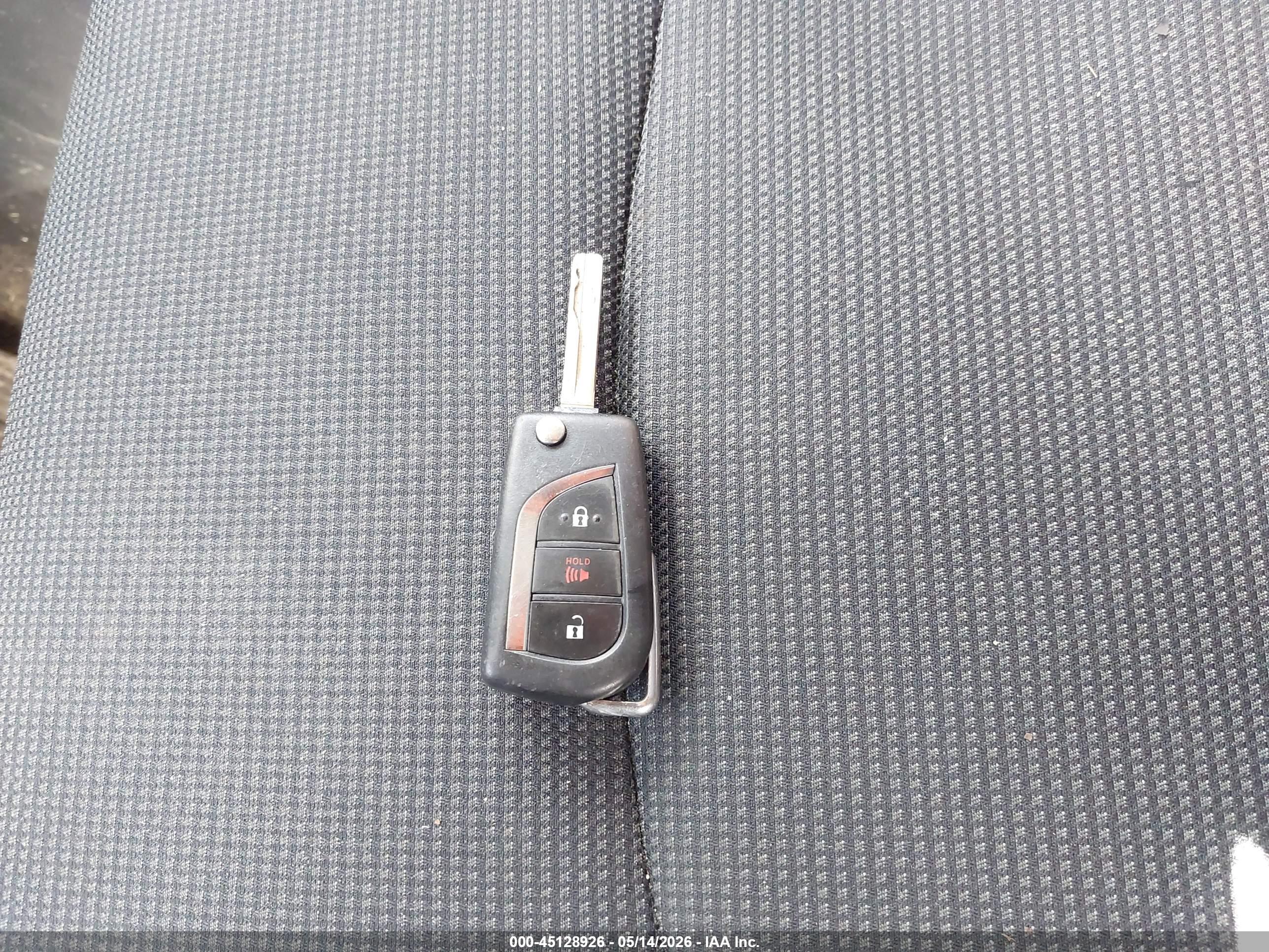 TOYOTA RAV4 image 11