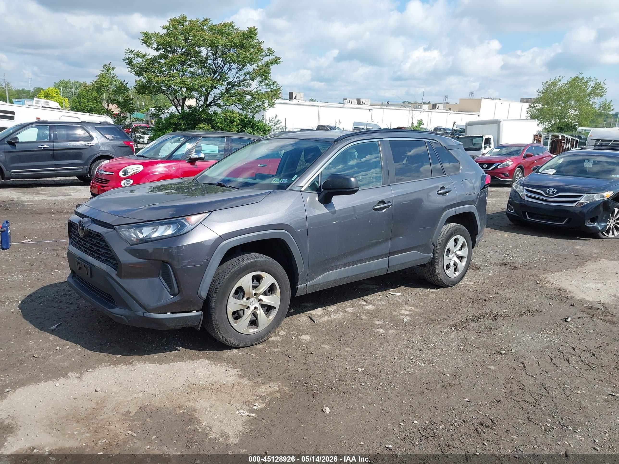 TOYOTA RAV4 image 2