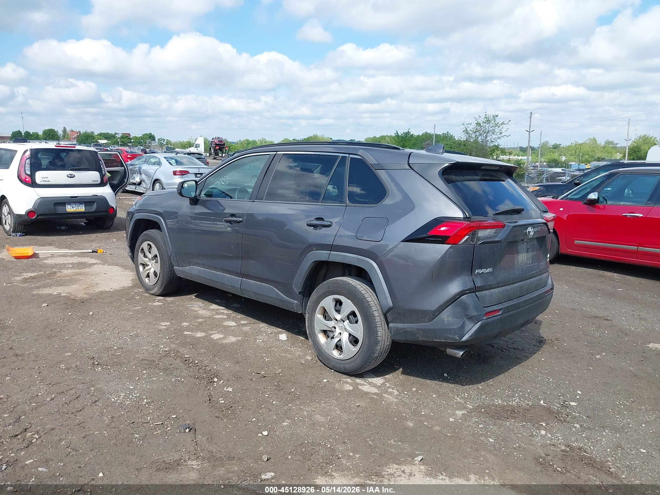 TOYOTA RAV4 image 3