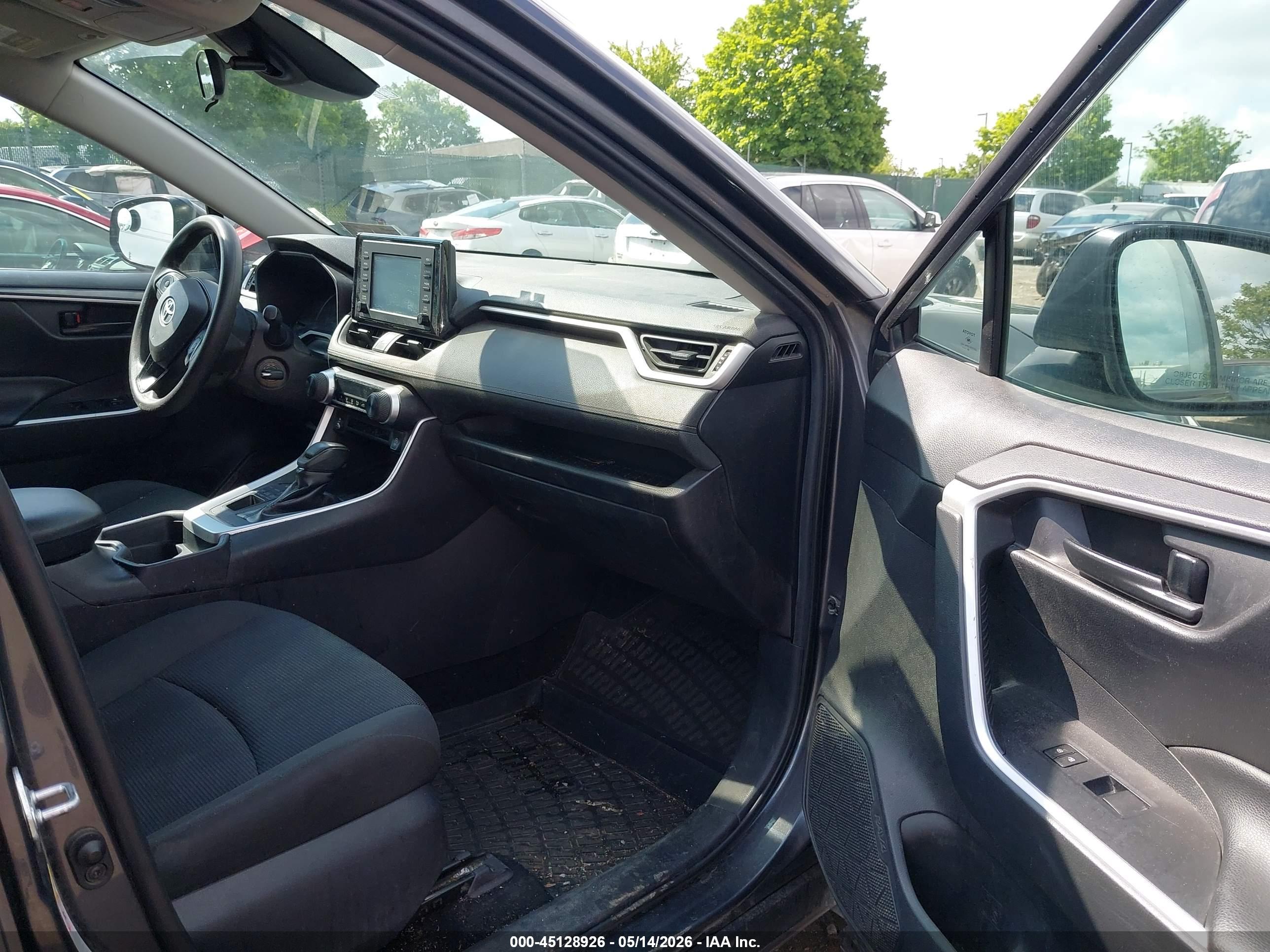 TOYOTA RAV4 image 5