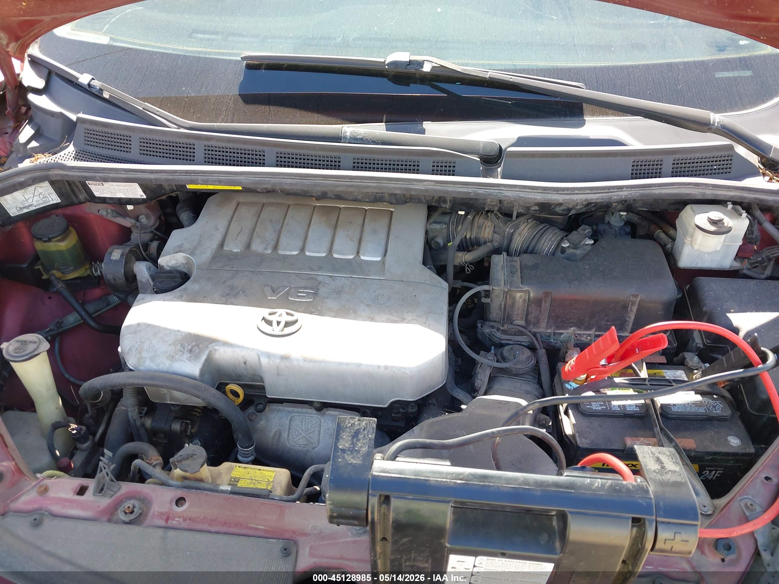 TOYOTA SIENNA image 10