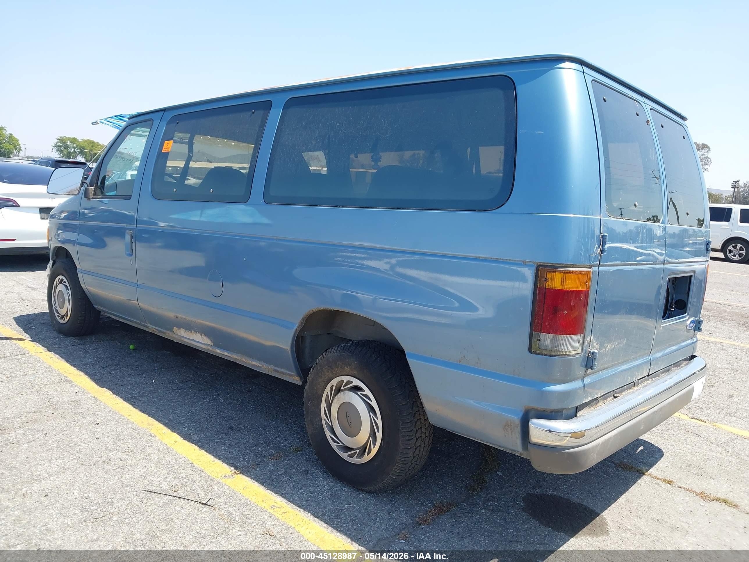 FORD ECONOLINE image 3