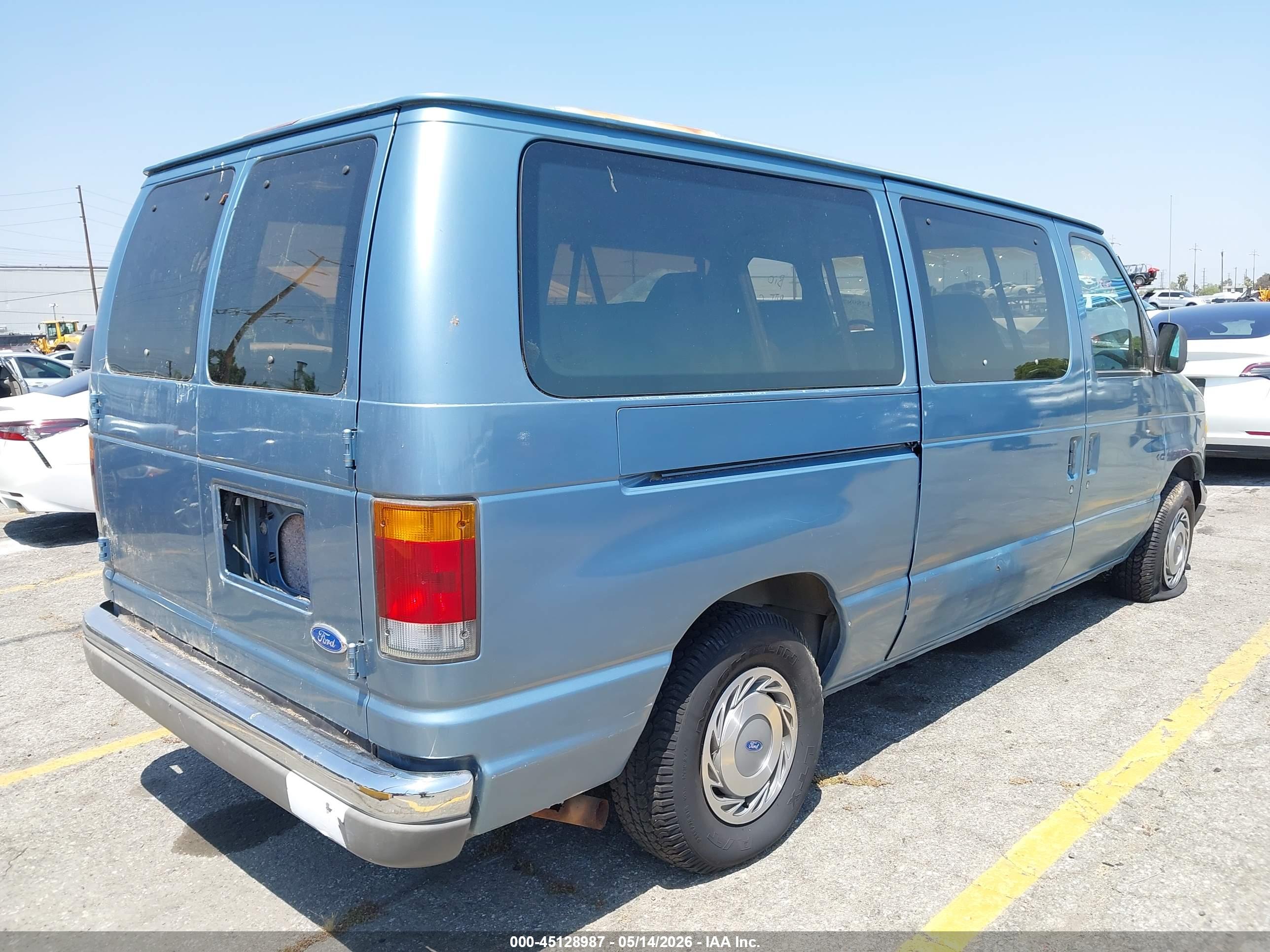 FORD ECONOLINE image 4
