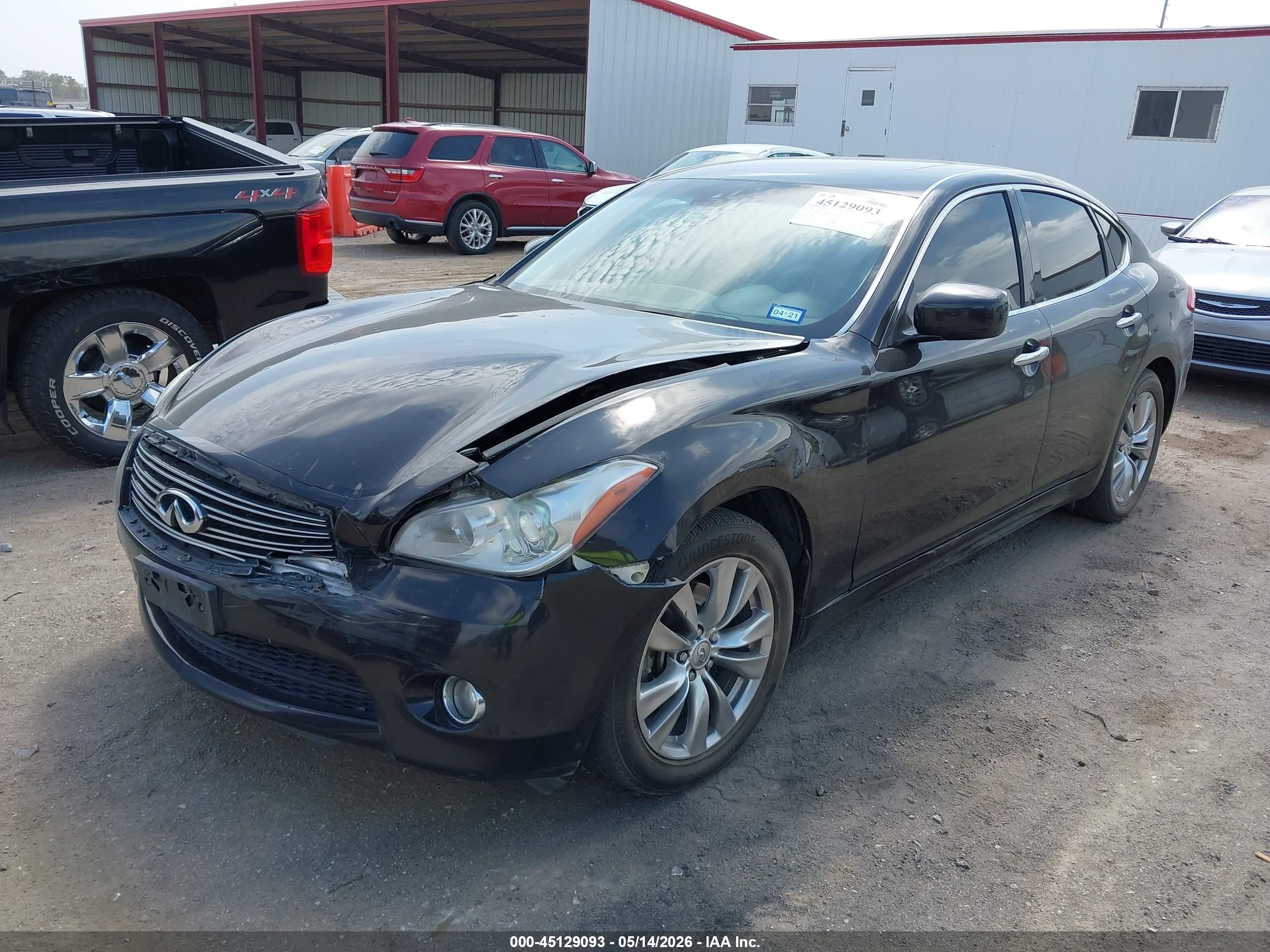 INFINITI M37 image 2