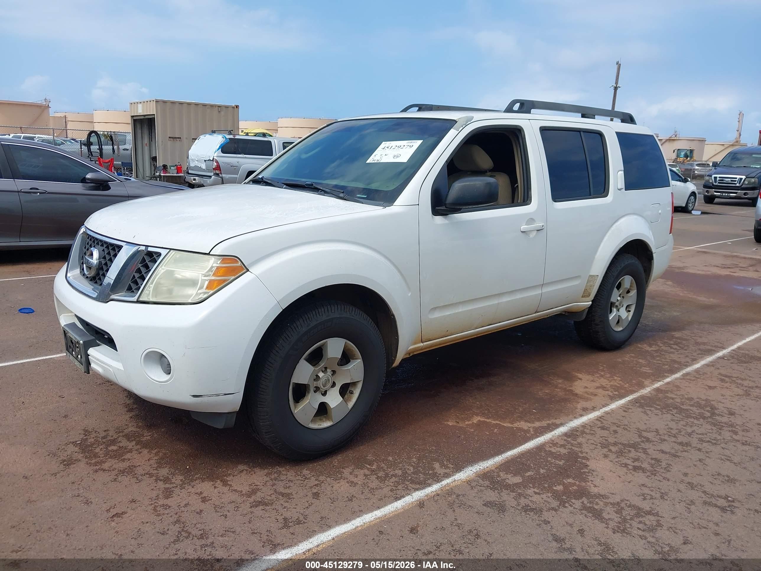 NISSAN PATHFINDER image 2