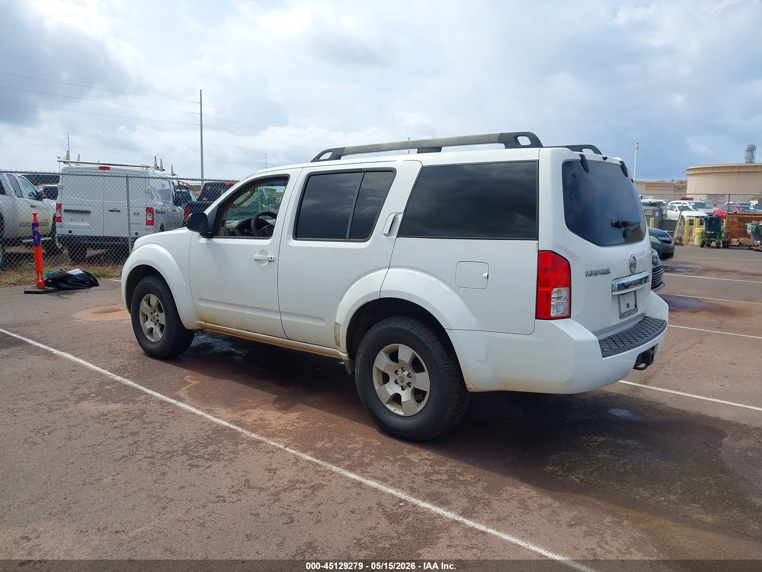 NISSAN PATHFINDER image 3