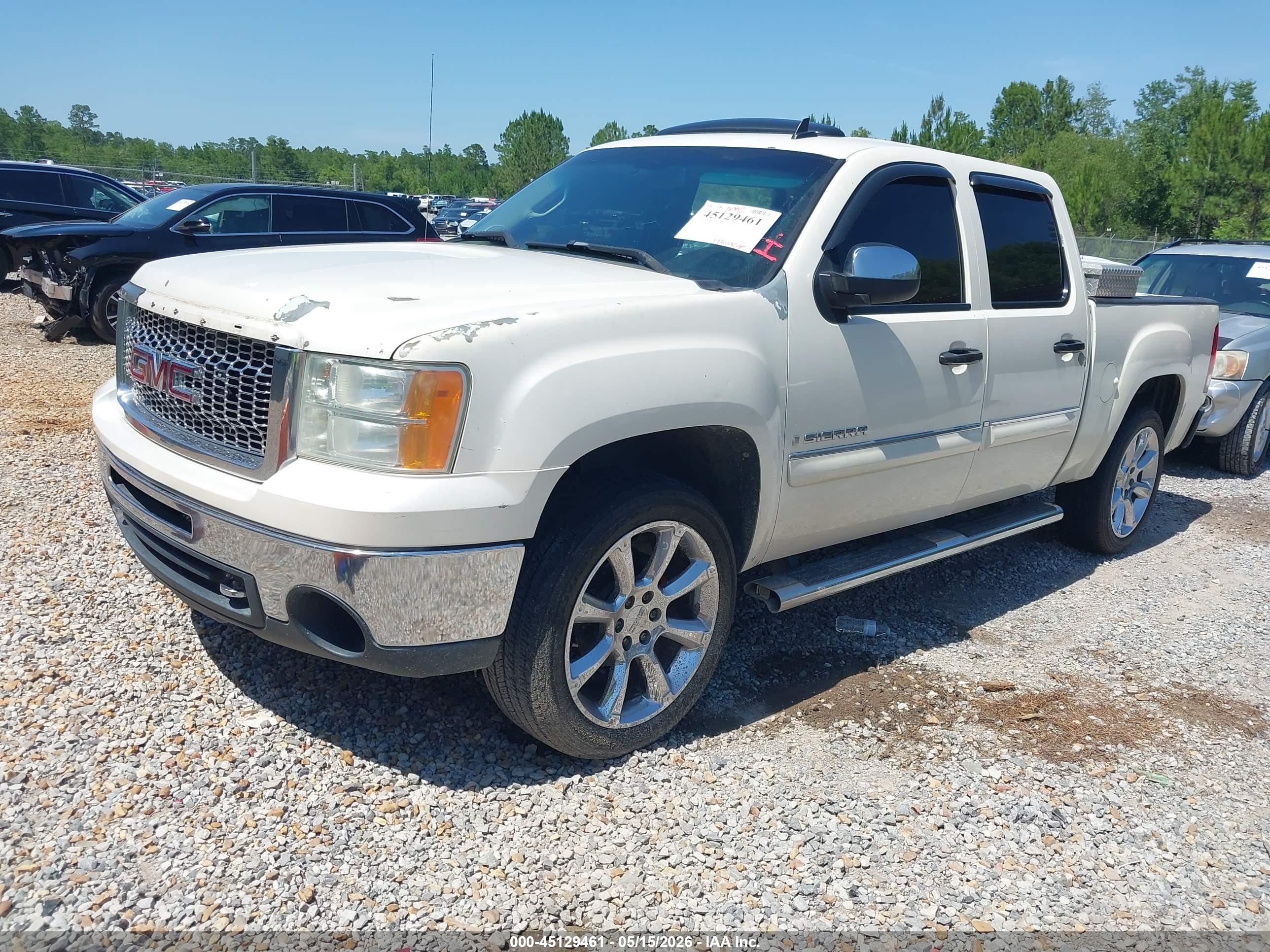 GMC SIERRA image 2