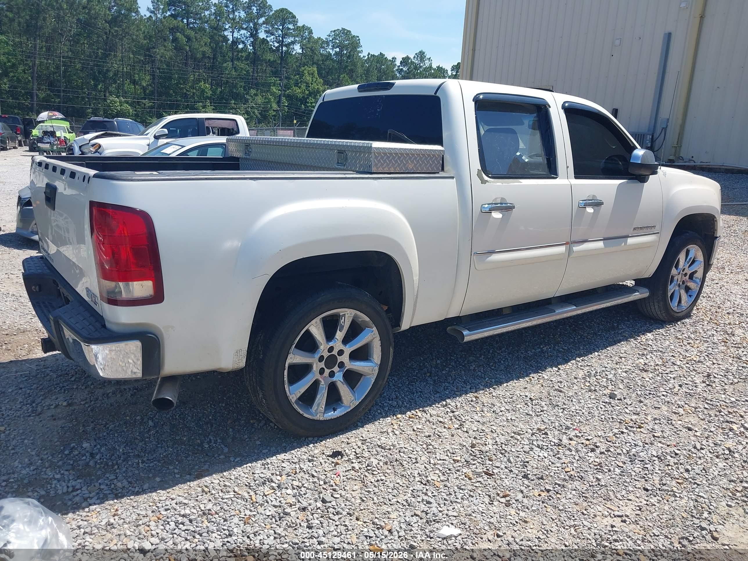 GMC SIERRA image 4