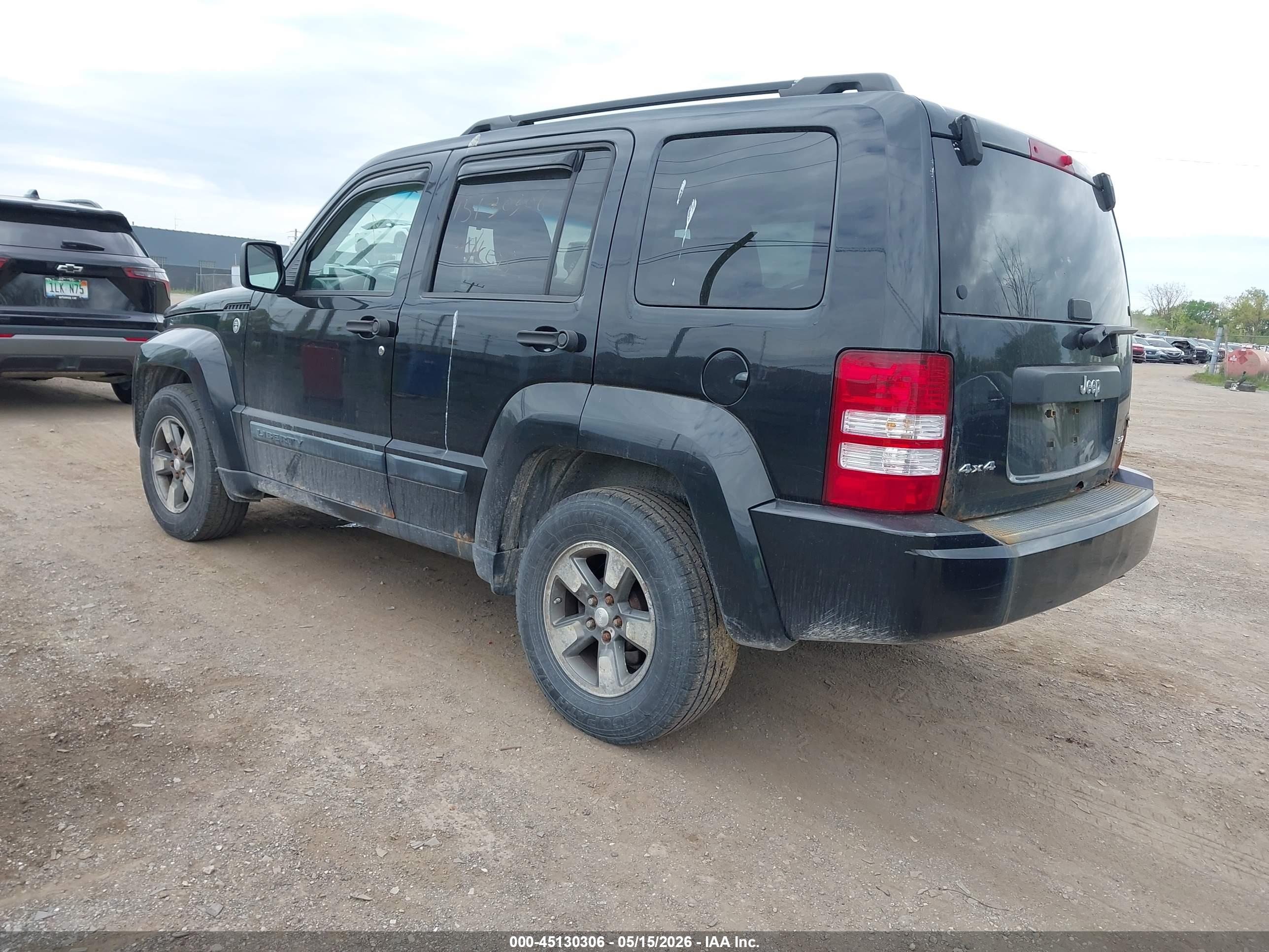 JEEP LIBERTY image 3