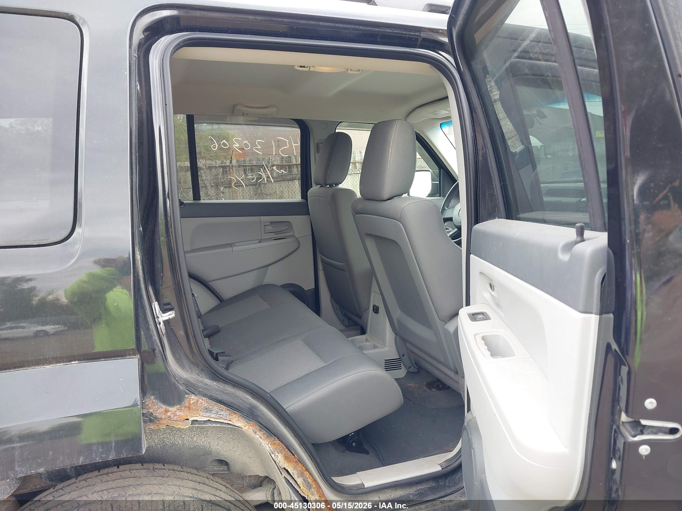 JEEP LIBERTY image 8