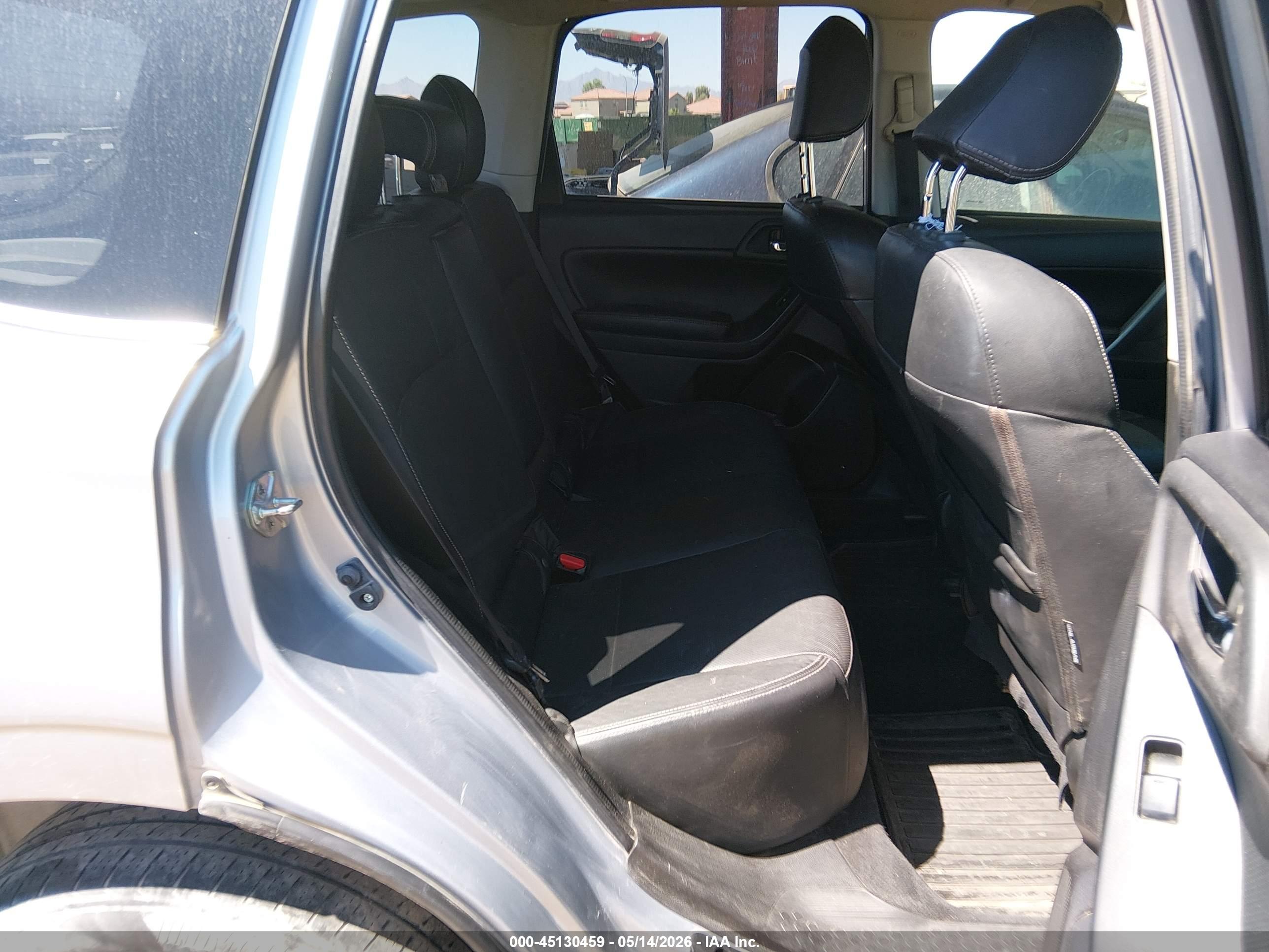 SUBARU FORESTER image 8