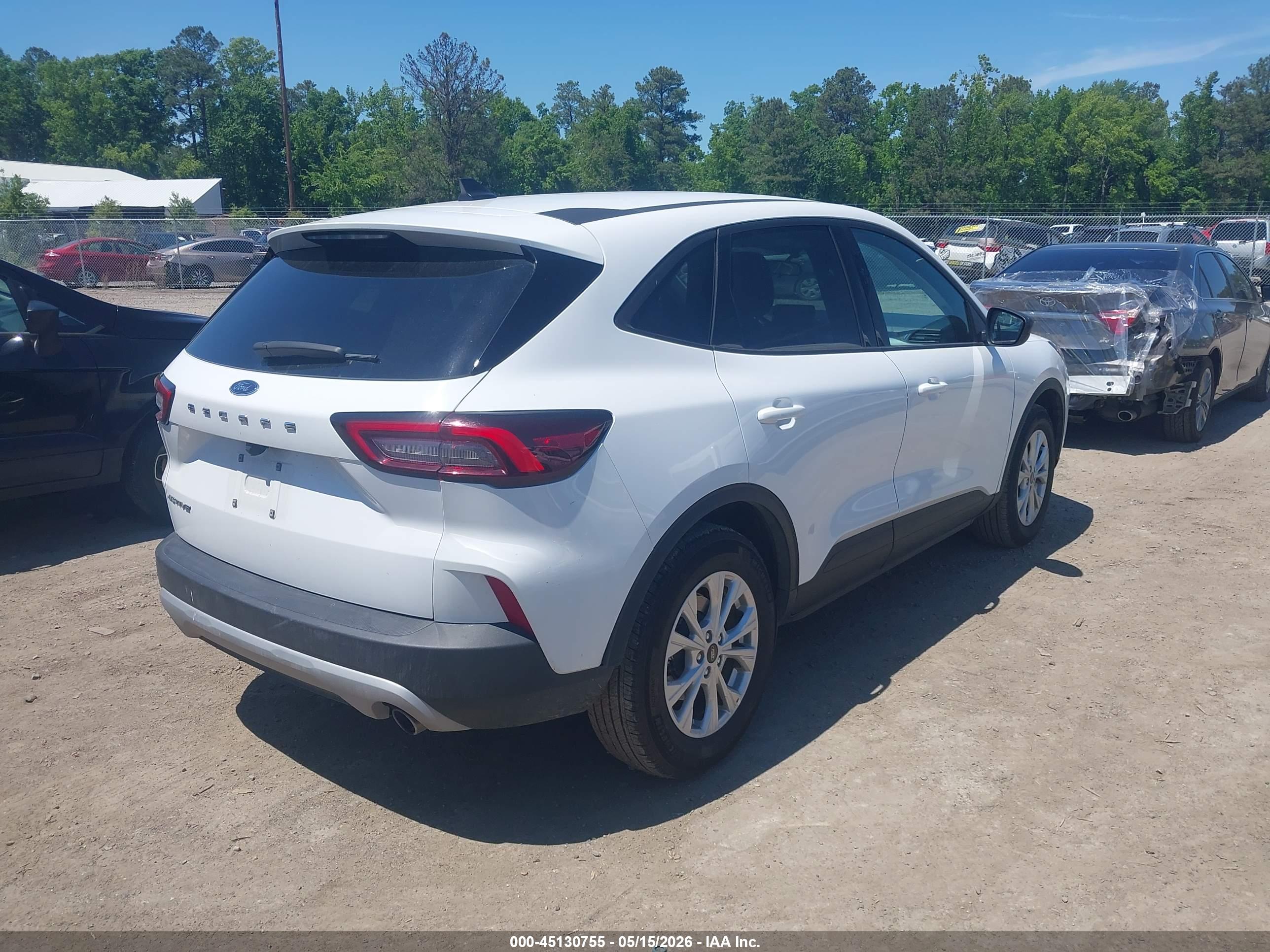 FORD ESCAPE image 4
