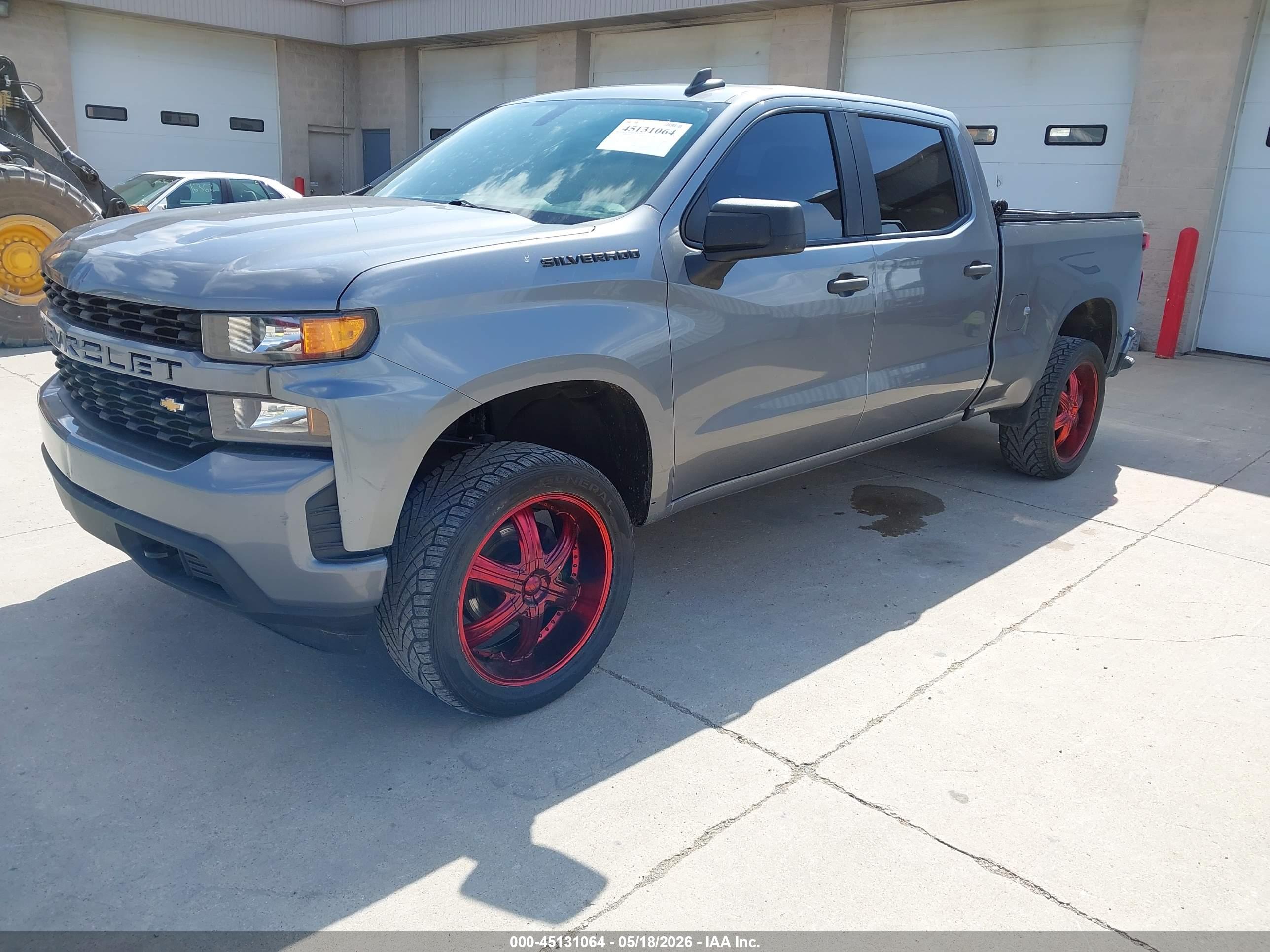 CHEVROLET SILVERADO image 2