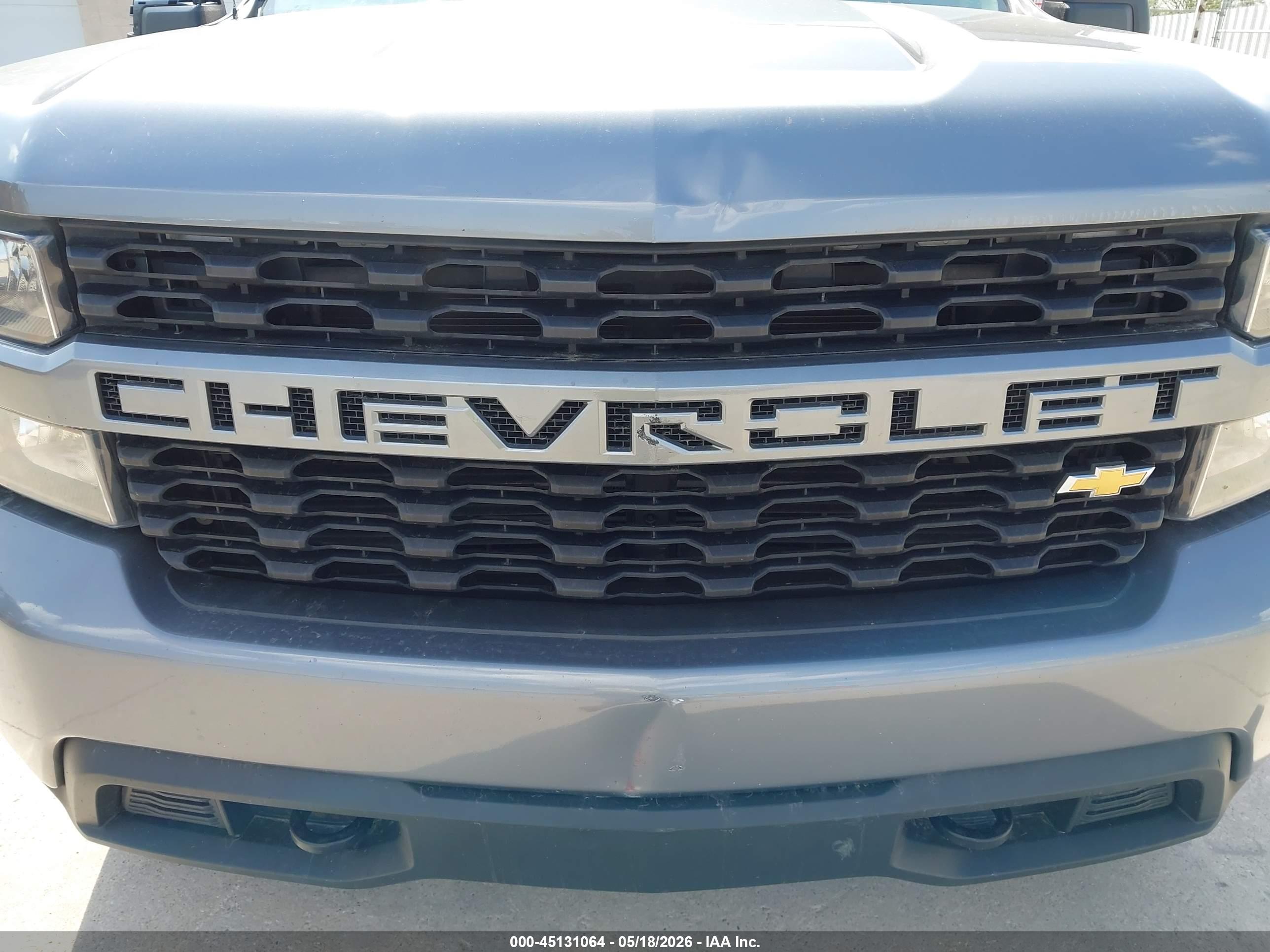 CHEVROLET SILVERADO image 6