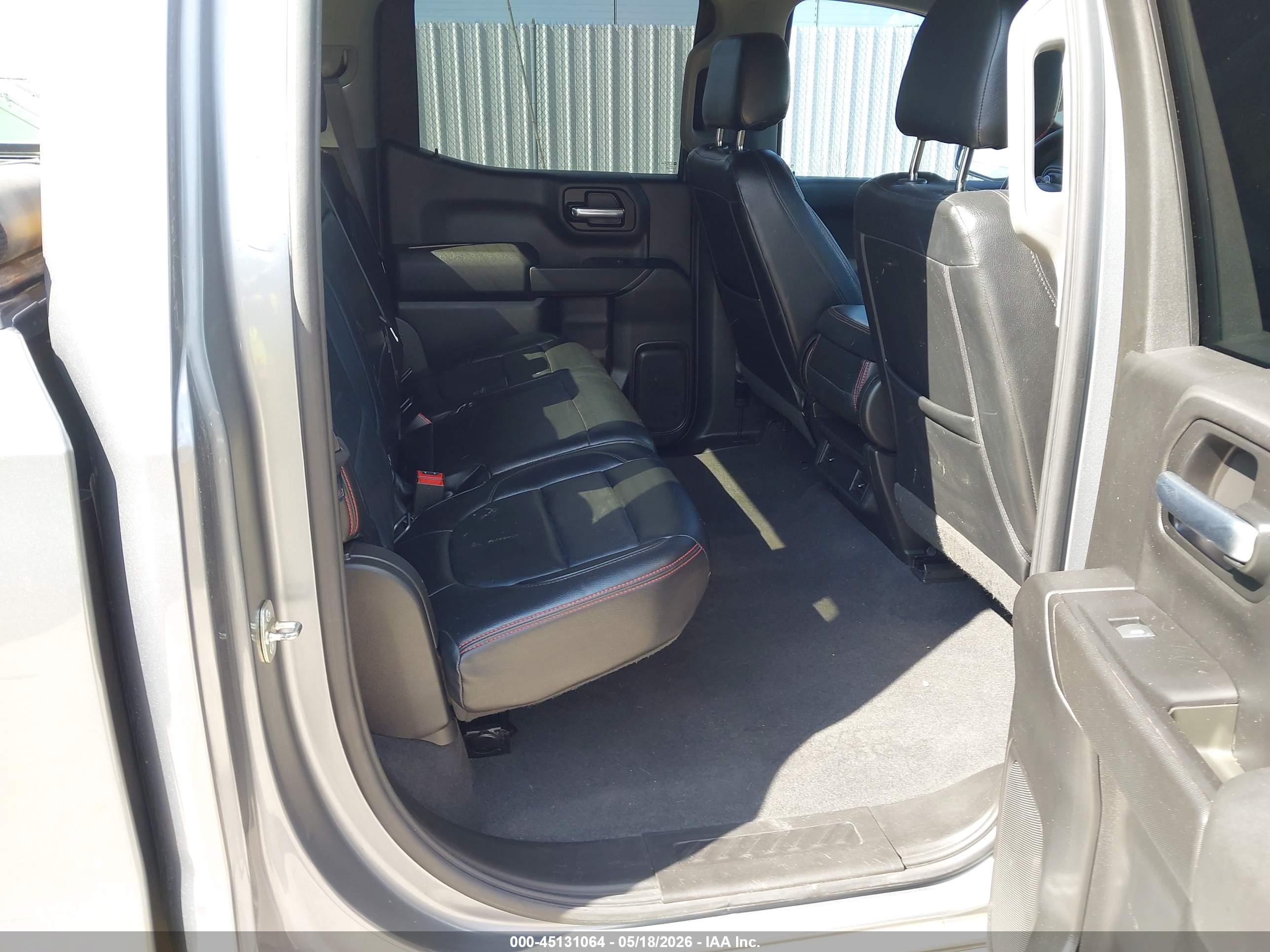CHEVROLET SILVERADO image 8