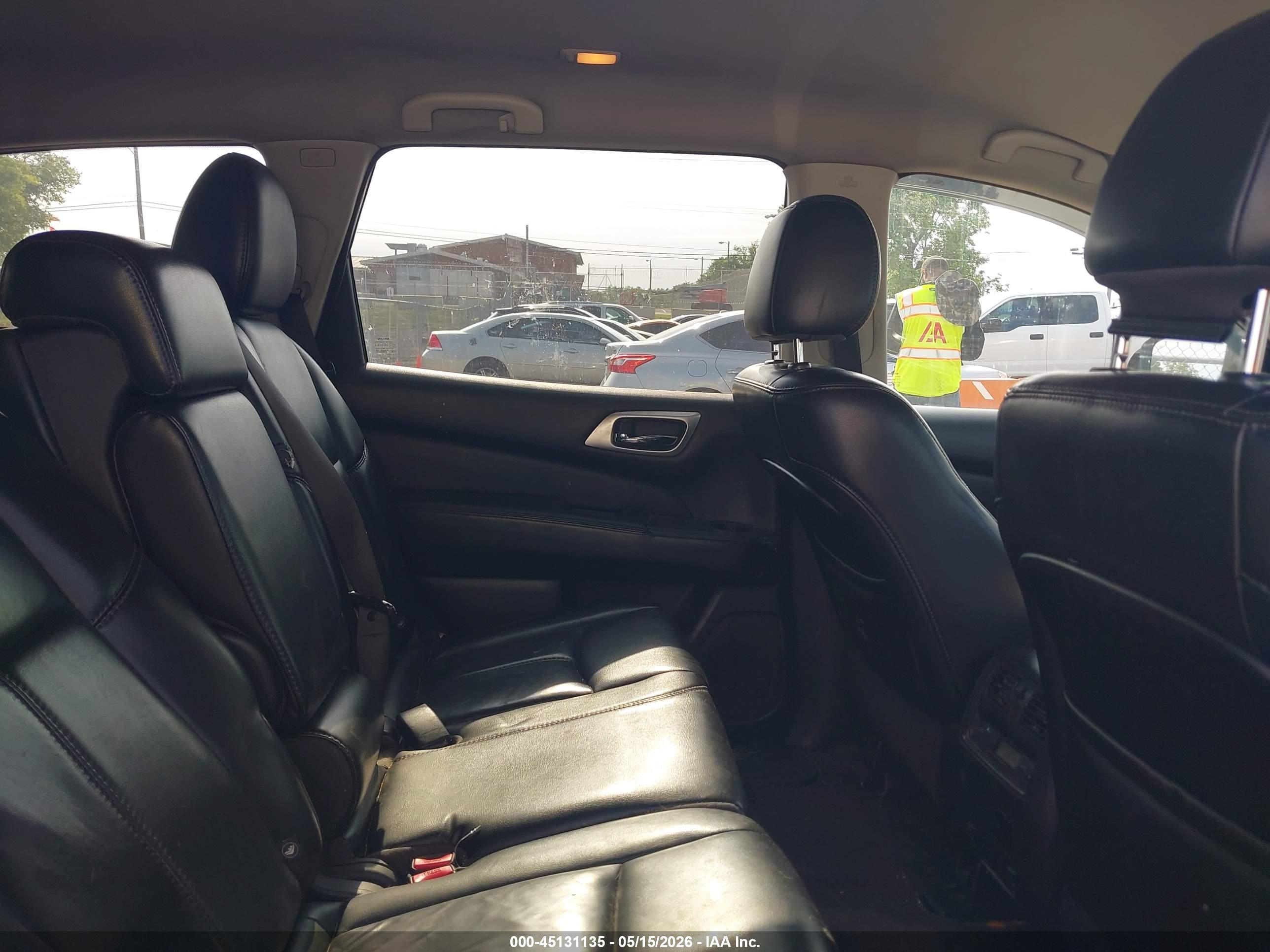 NISSAN PATHFINDER image 8