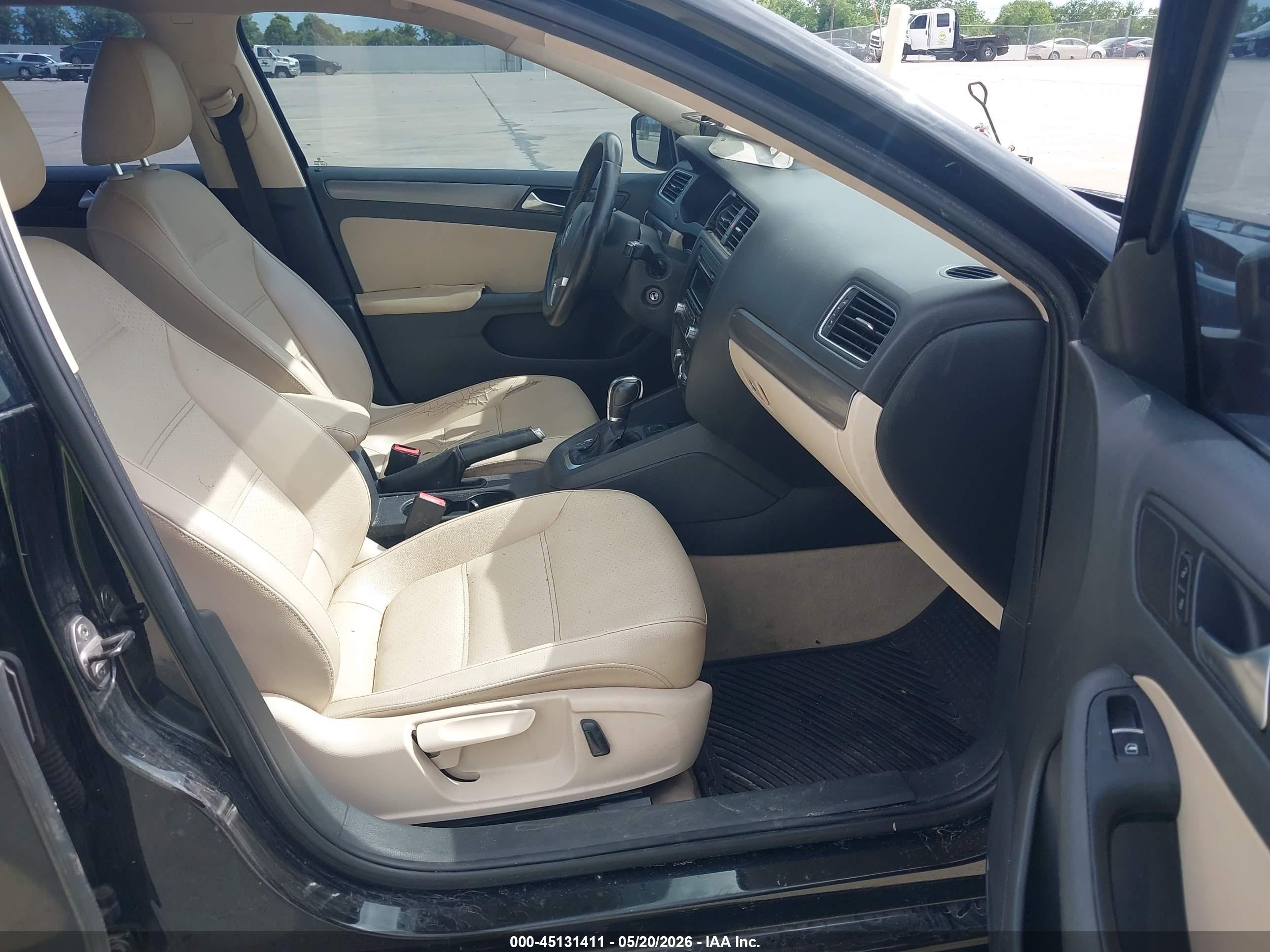 VOLKSWAGEN JETTA image 5