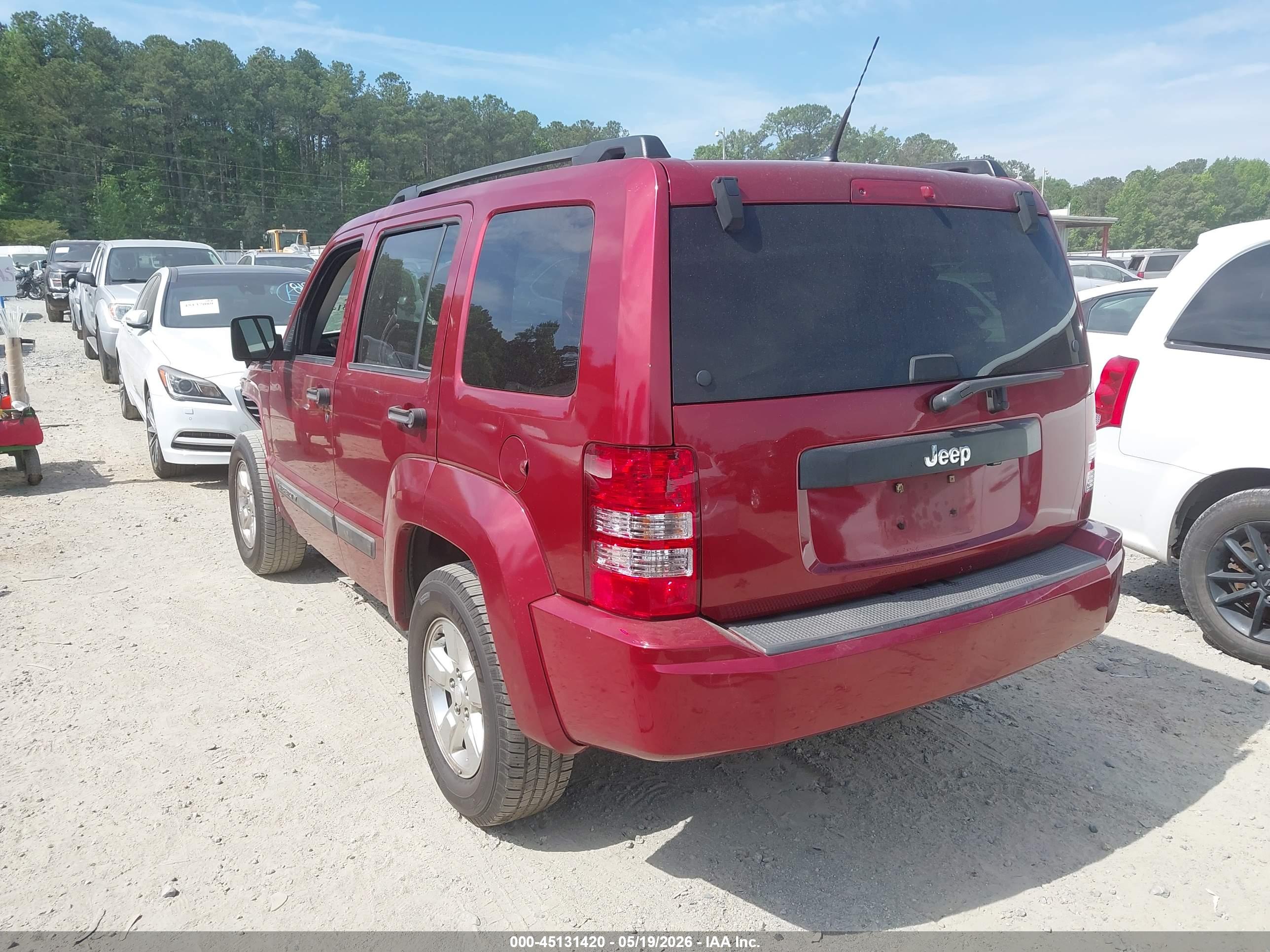 JEEP LIBERTY image 3