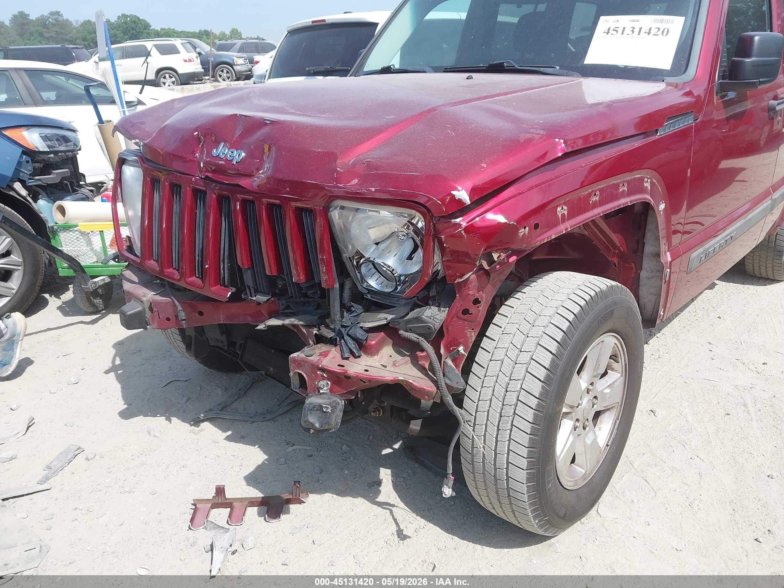 JEEP LIBERTY image 6