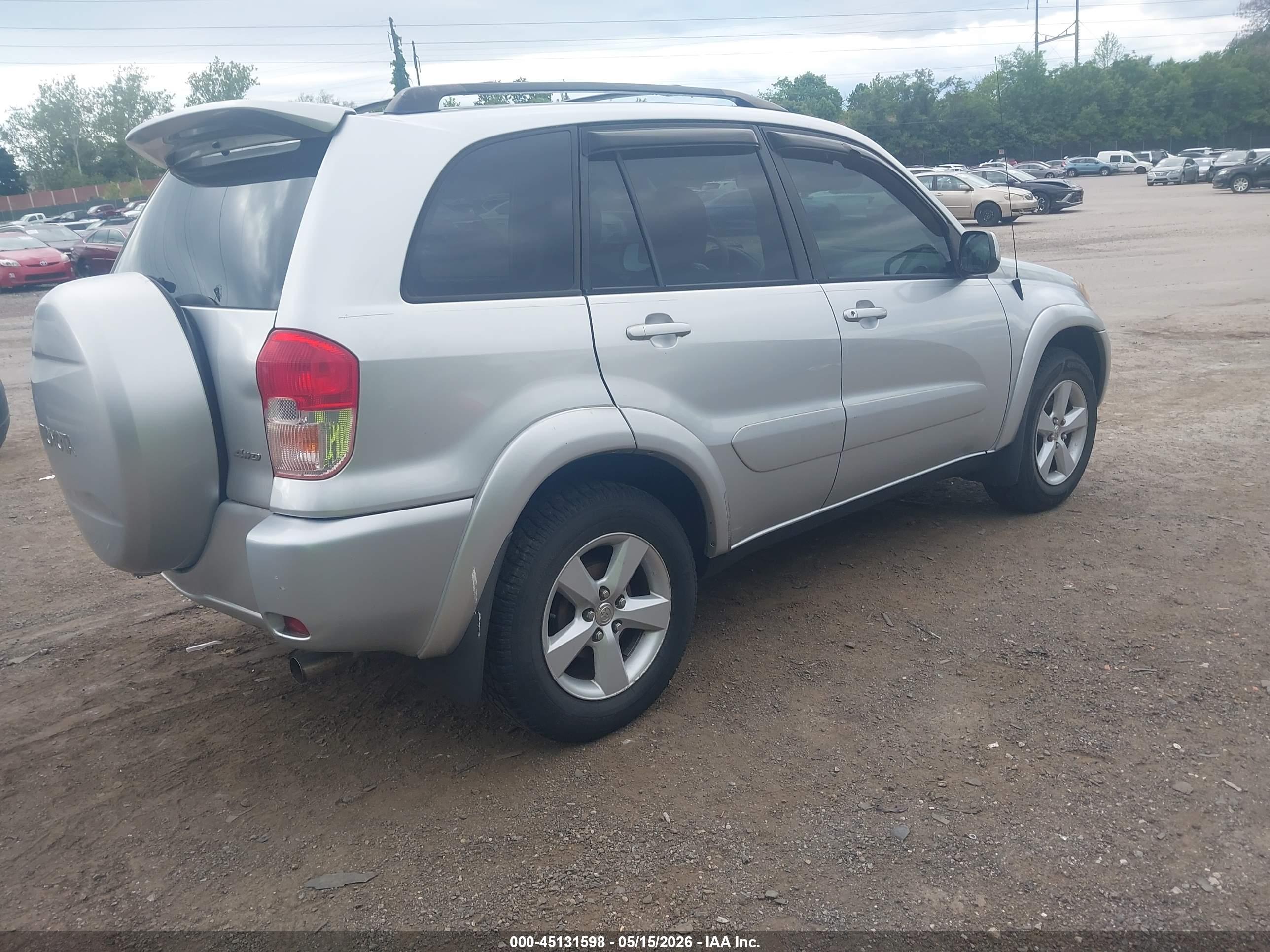 TOYOTA RAV4 image 4