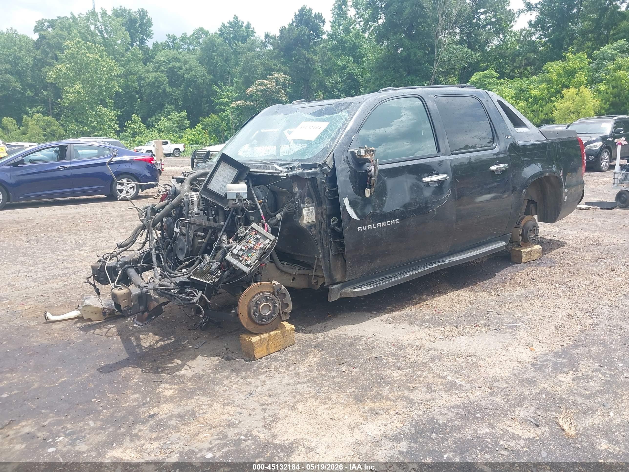 CHEVROLET AVALANCHE image 2