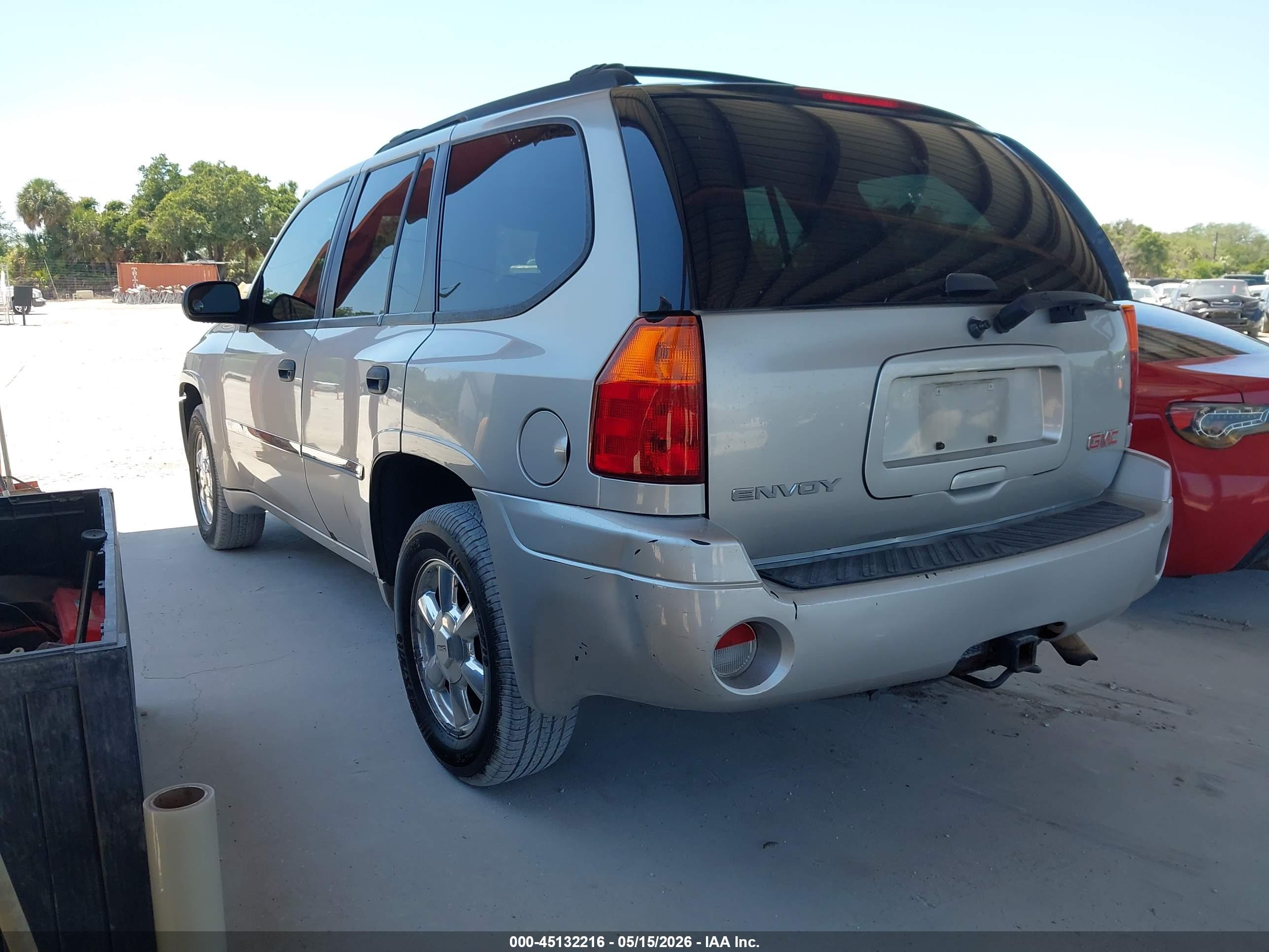 GMC ENVOY image 3