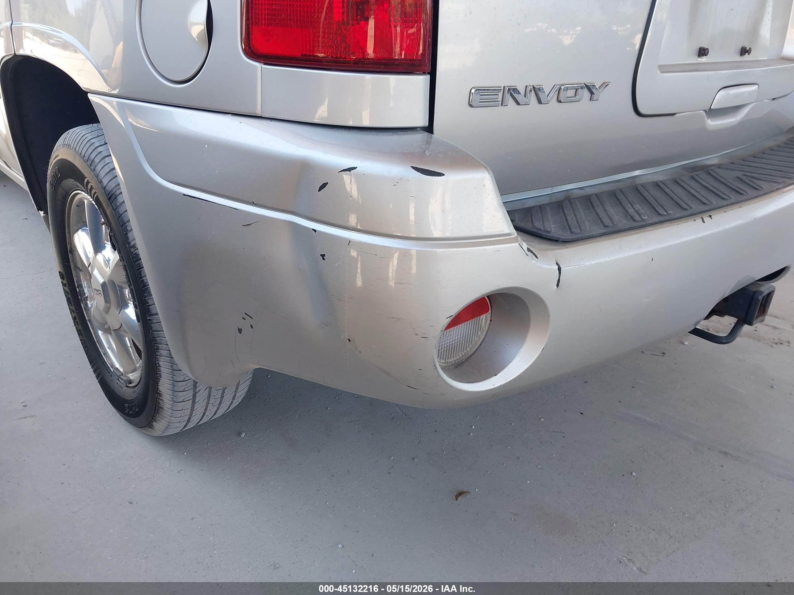 GMC ENVOY image 6